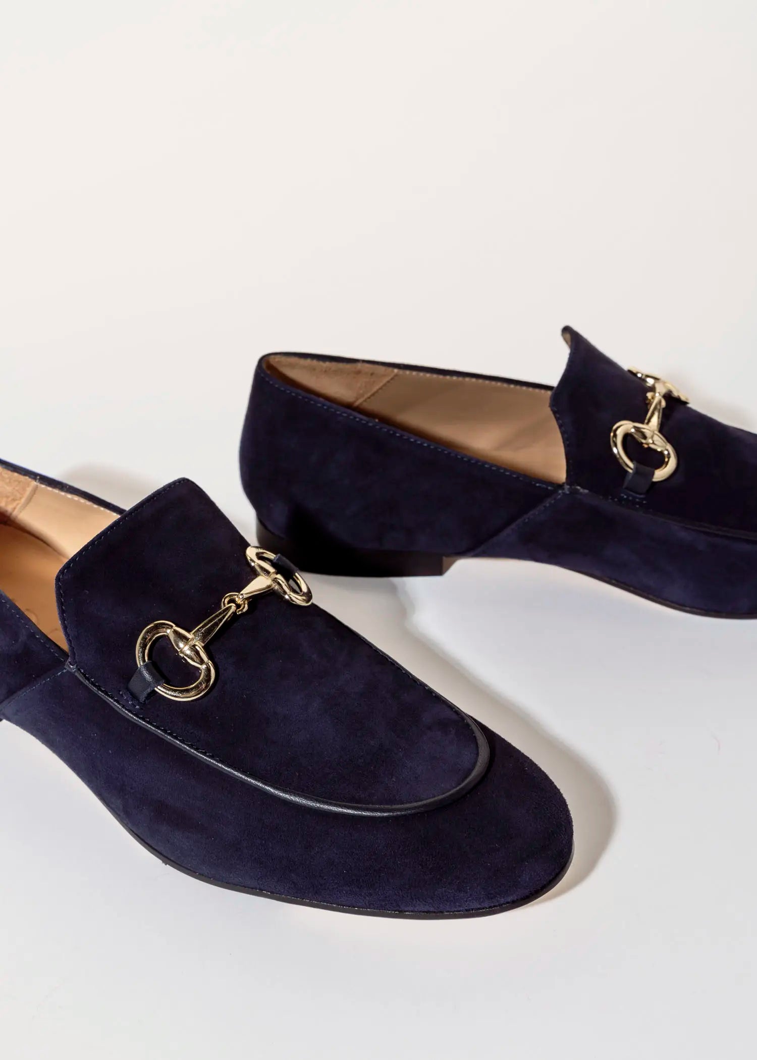 swatch_navy suede loafer with bit flat shoes