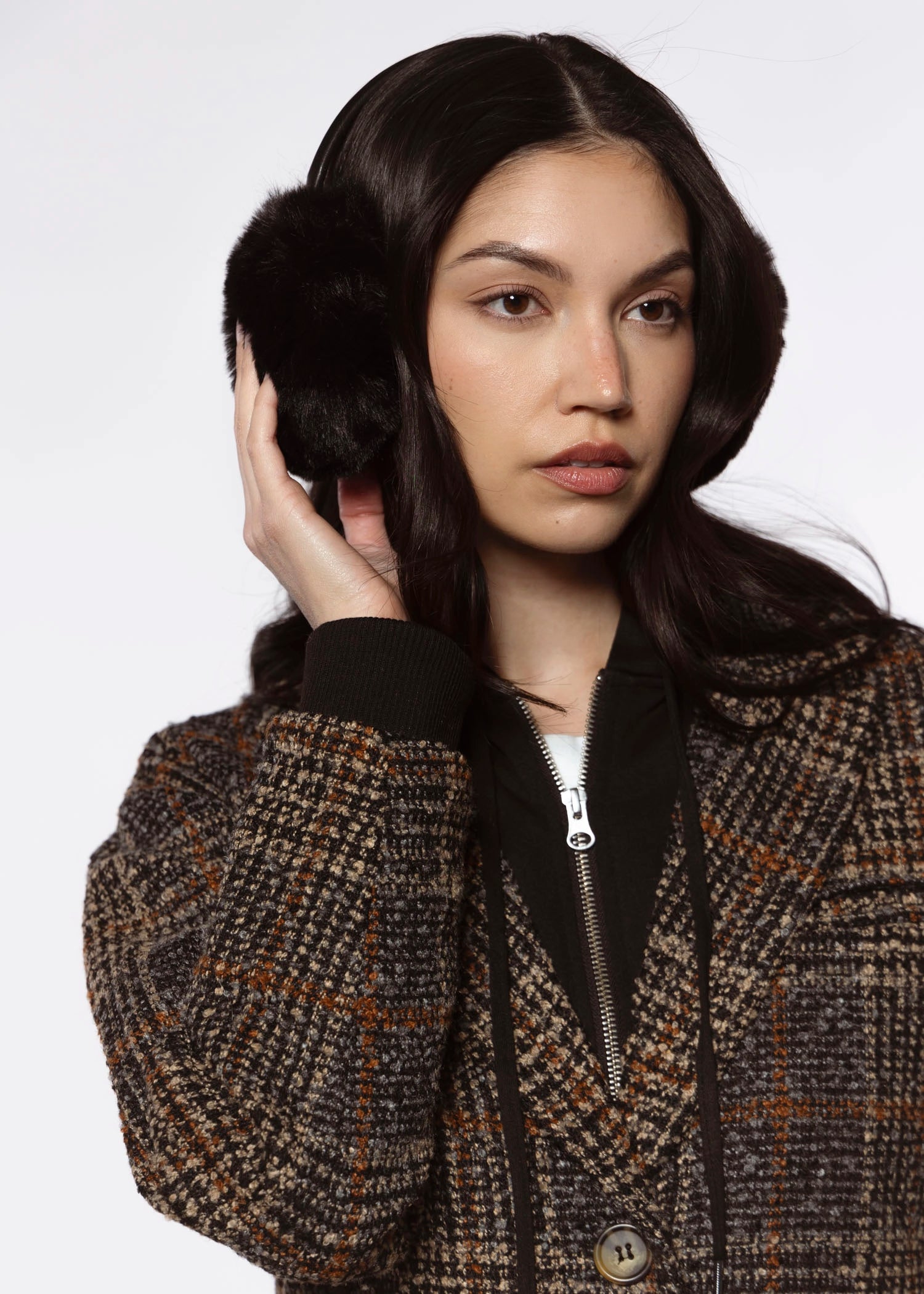 swatch_Black faux fur earmuffs