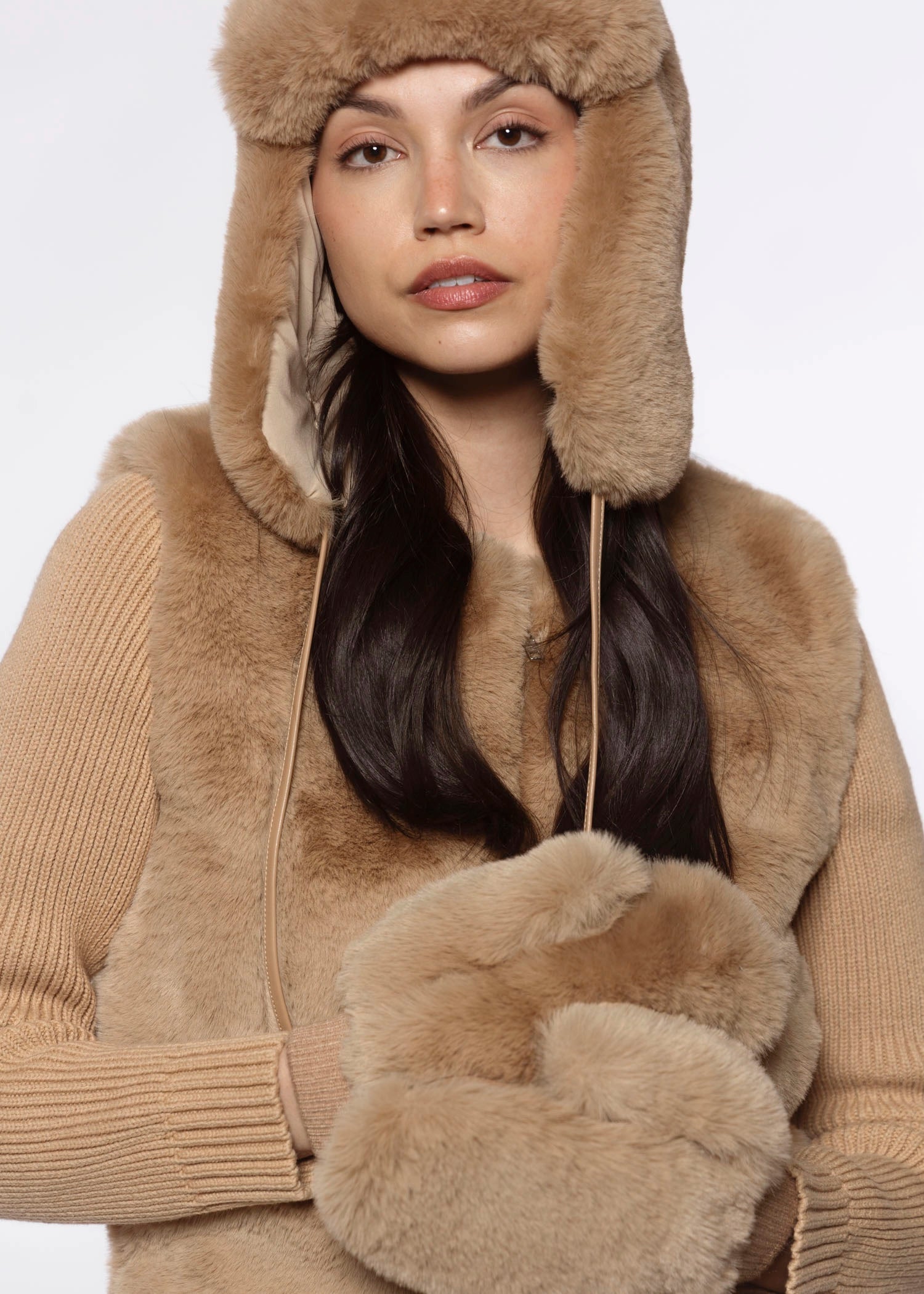 swatch_Mink daphne faux fur mittens