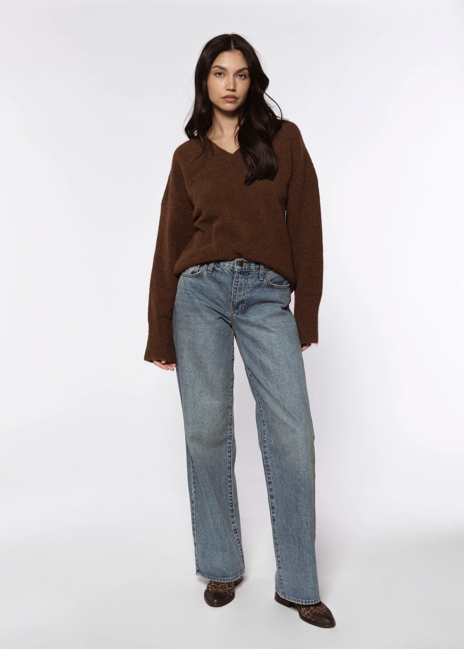 swatch_Brown v neck cardigan sweaters