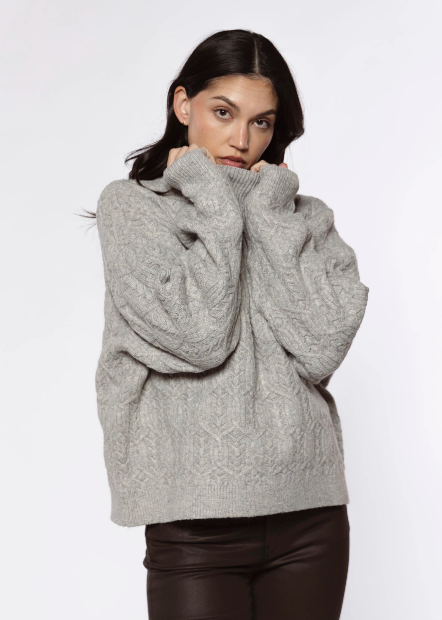 swatch_Grey cable knit sweater