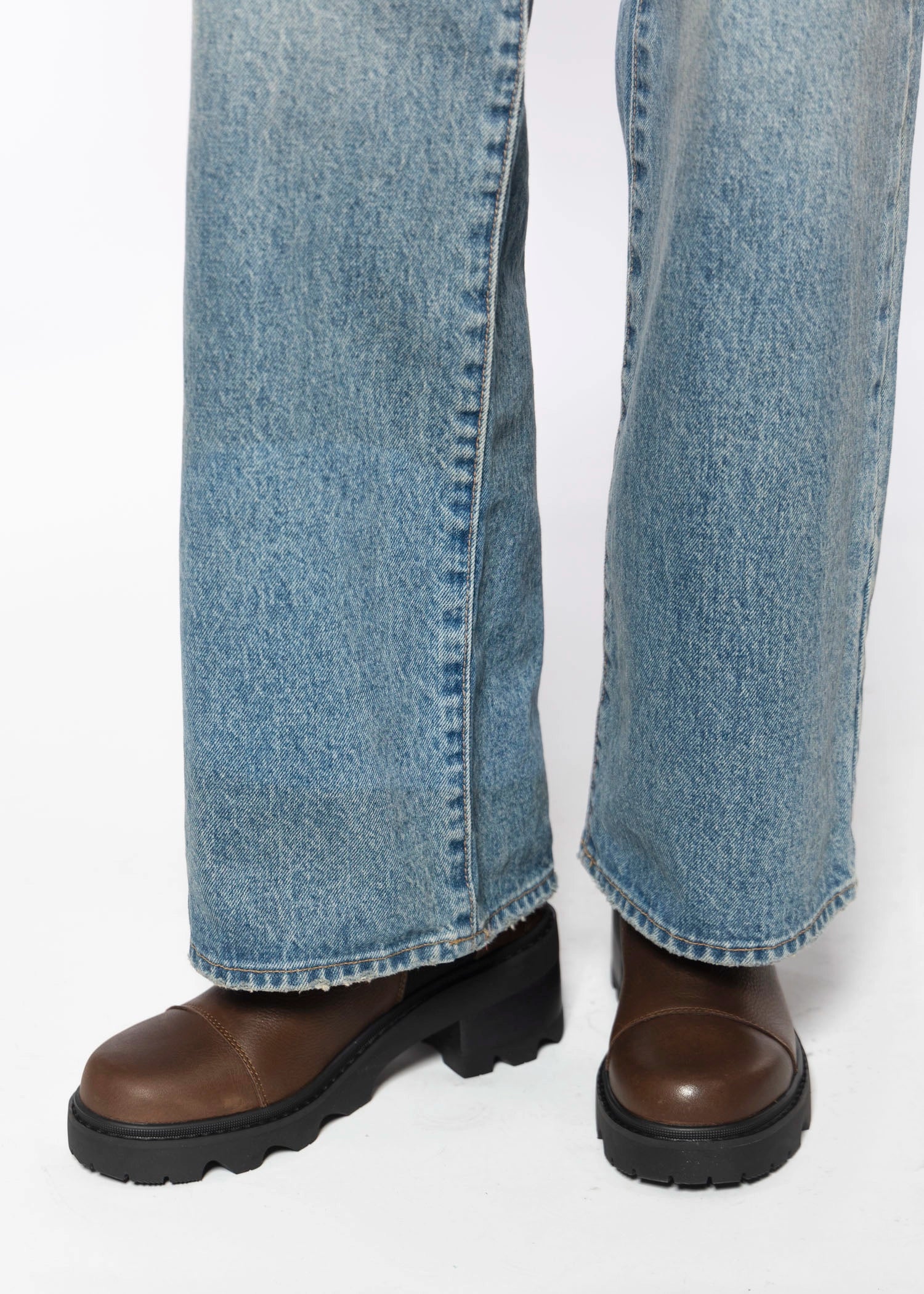 swatch_Tobacco Leather joan now waterproof boots