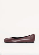 swatch_Wine Leather tabi flat