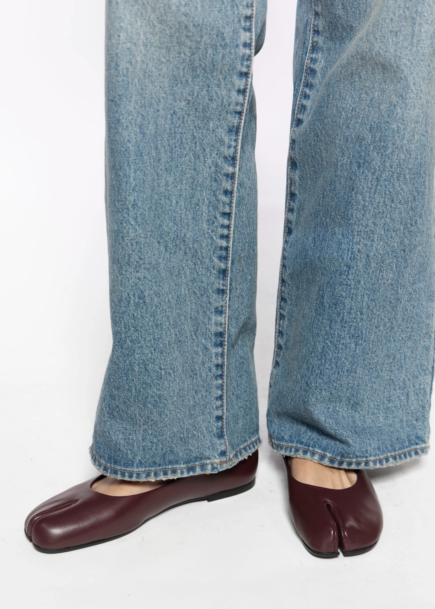 swatch_Wine Leather tabi flat