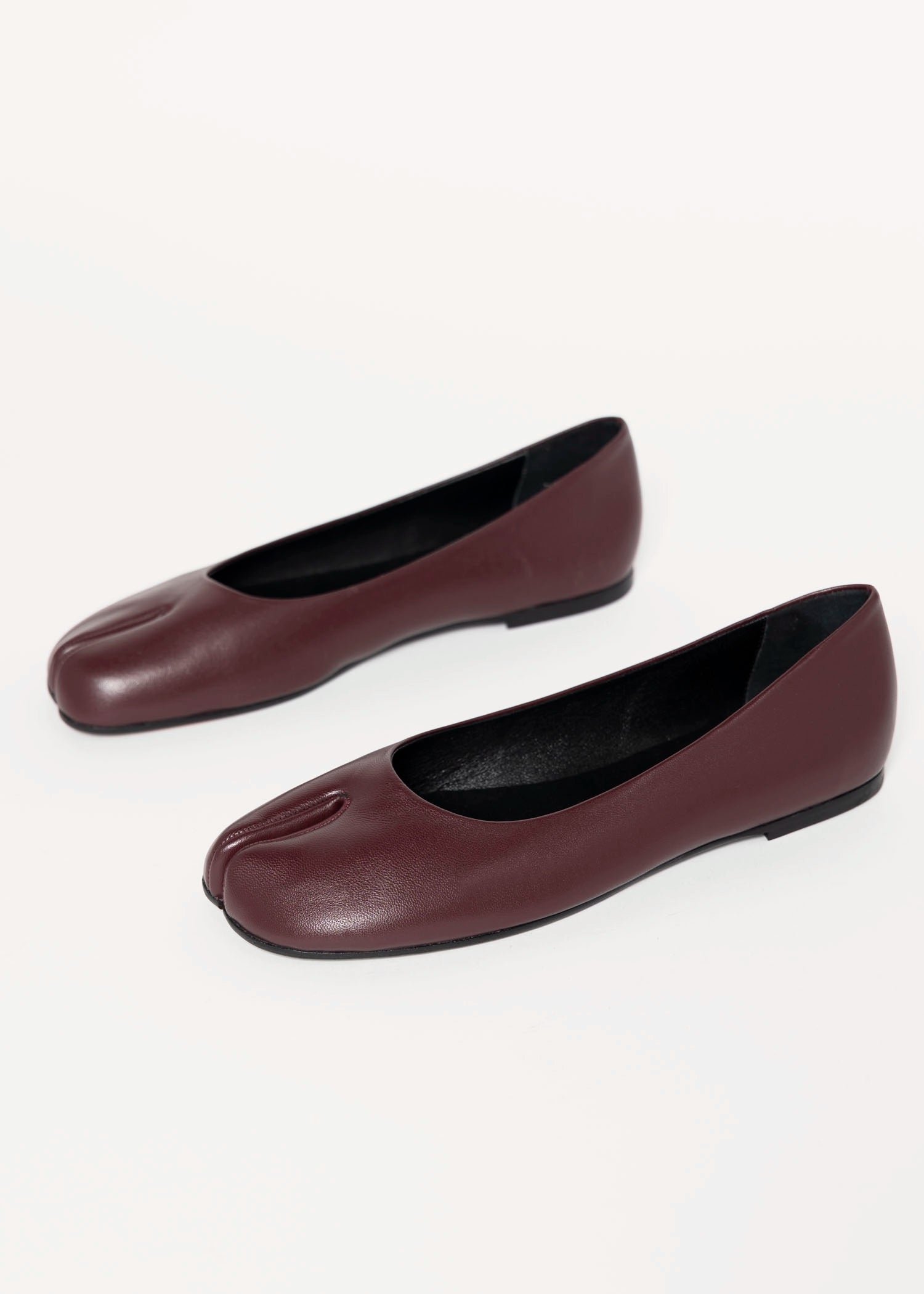 swatch_Wine Leather tabi flat