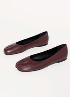 swatch_Wine Leather tabi flat