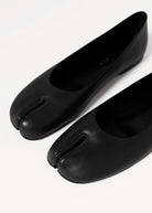 swatch_Black Leather tabi flat