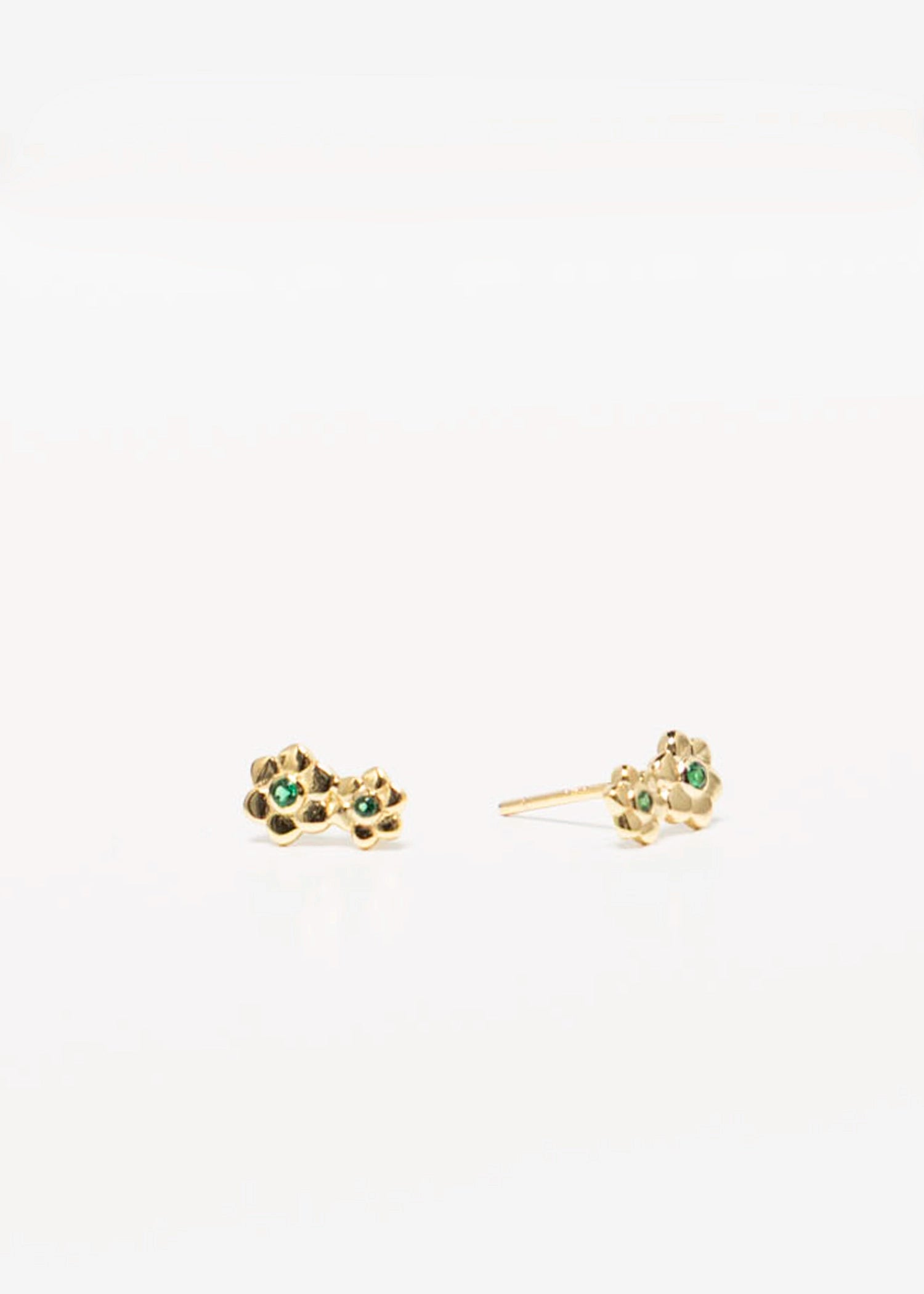 swatch_Gold/Green flower stud earrings