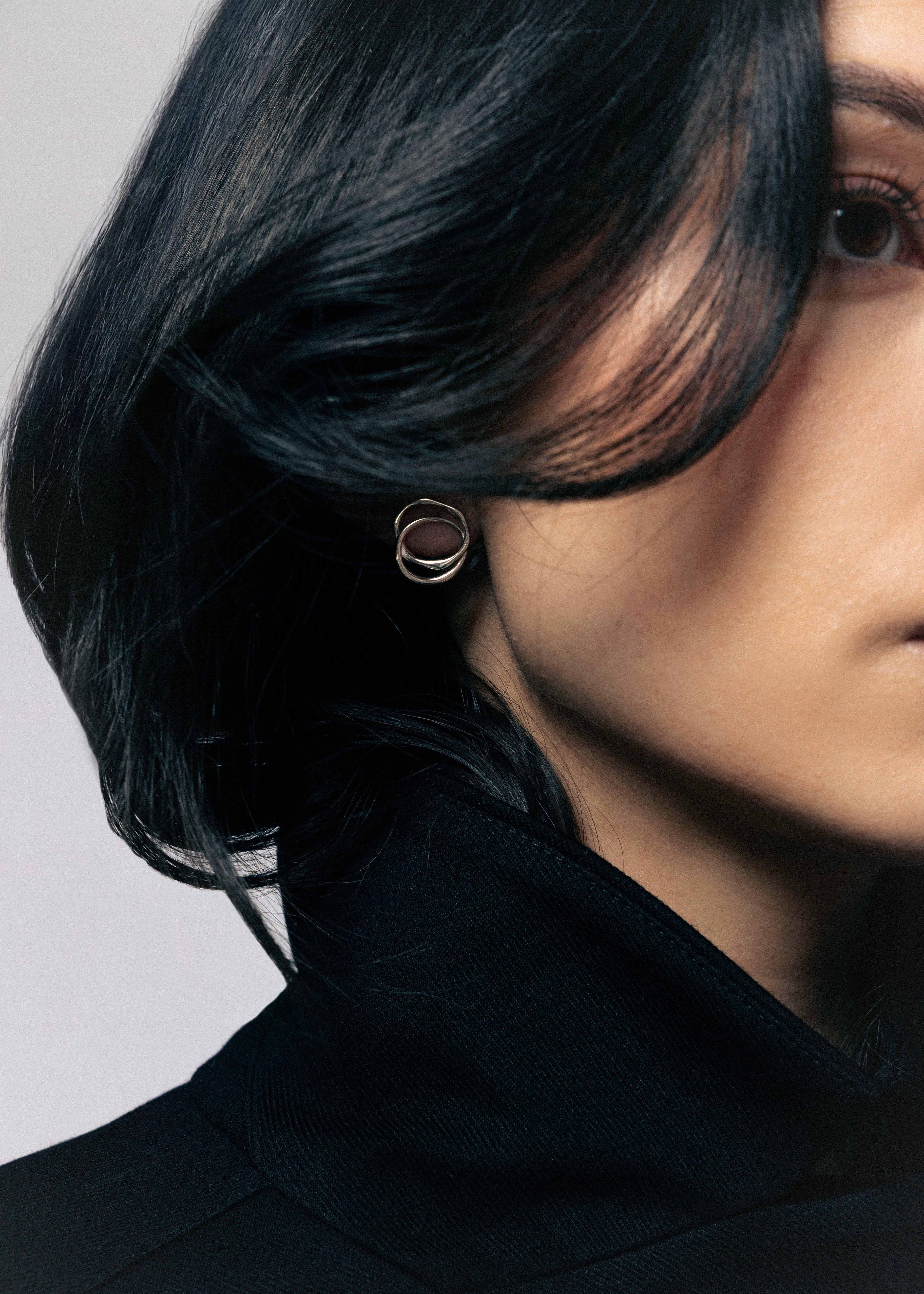 swatch_Silver double circle earrings