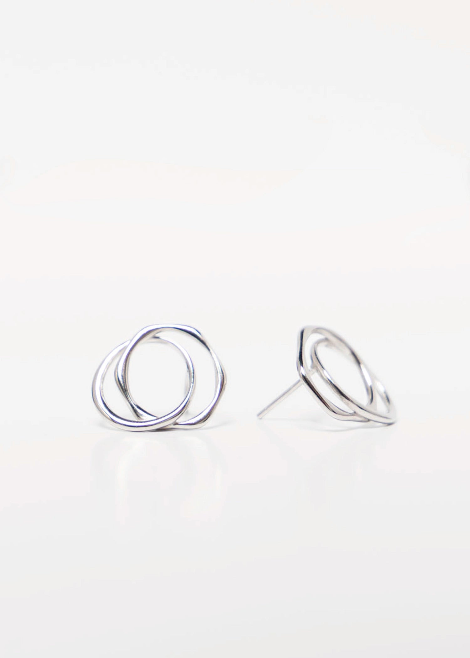 swatch_Silver double circle earrings