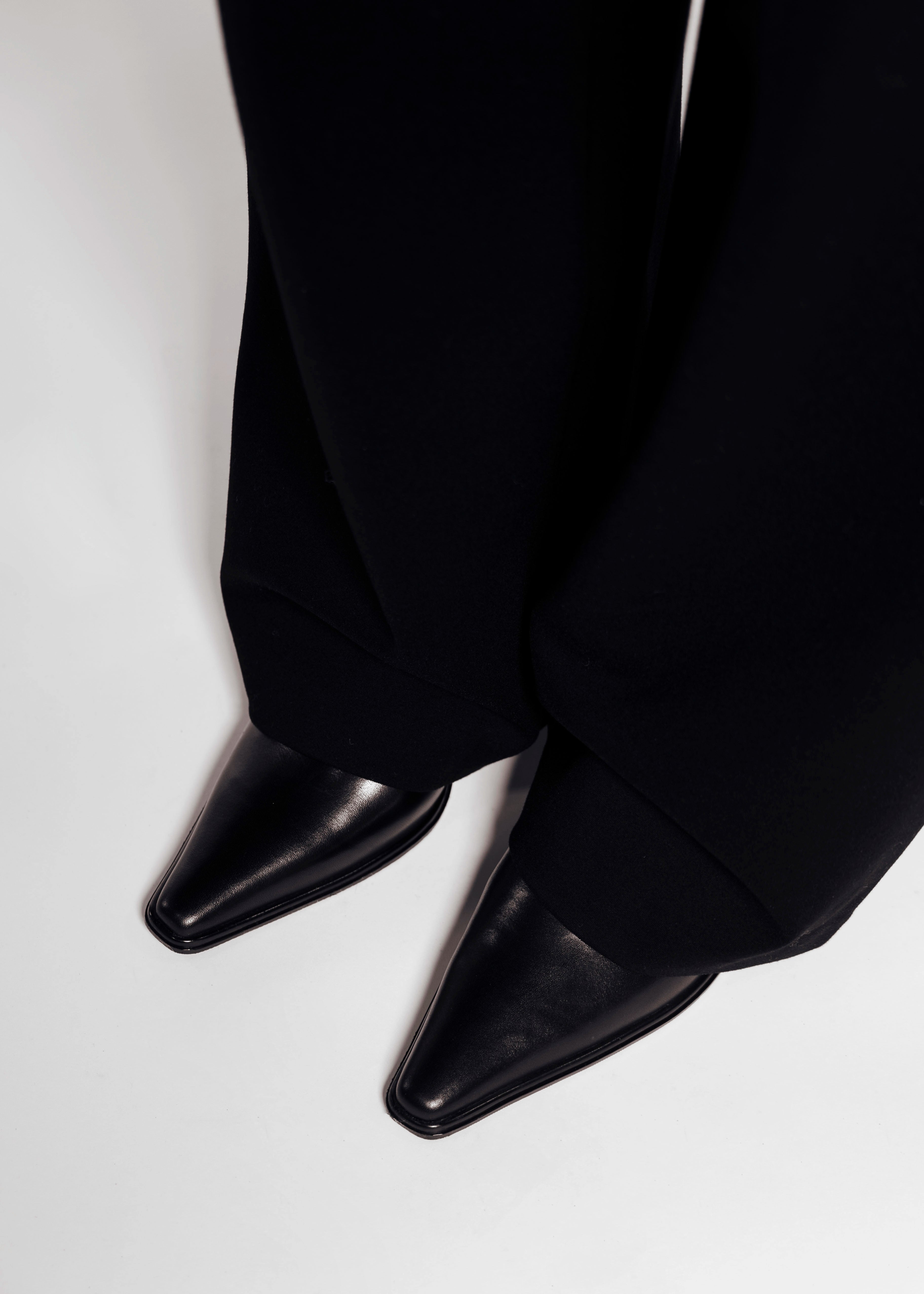 swatch_Black Leather giselle boots vagabond shoes