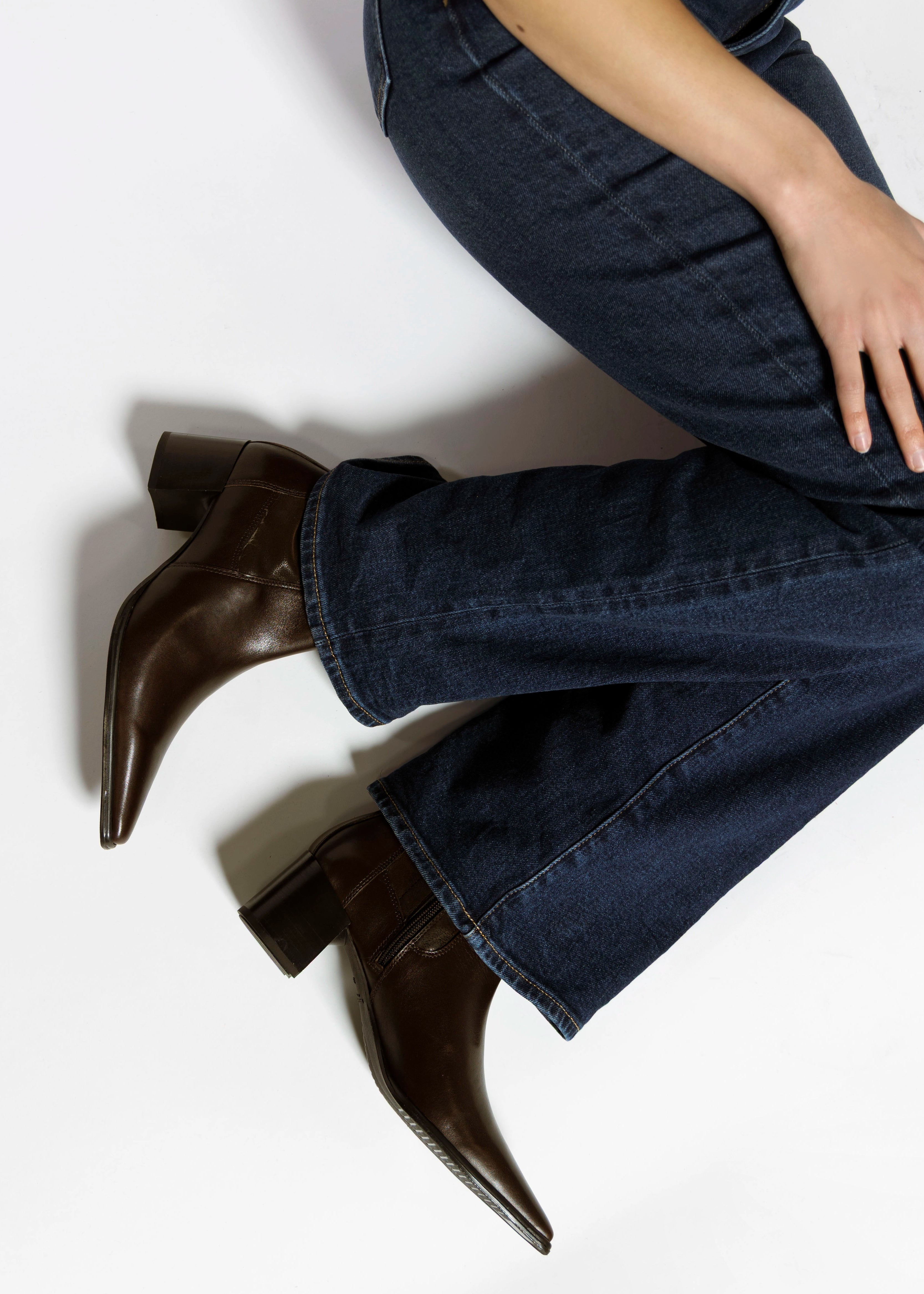 swatch_Chocolate Leather giselle boots vagabond shoes