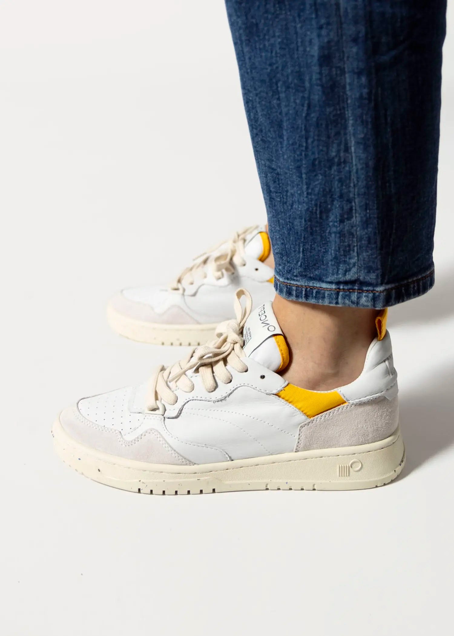 swatch_White/Cloud phoenix sneaker
