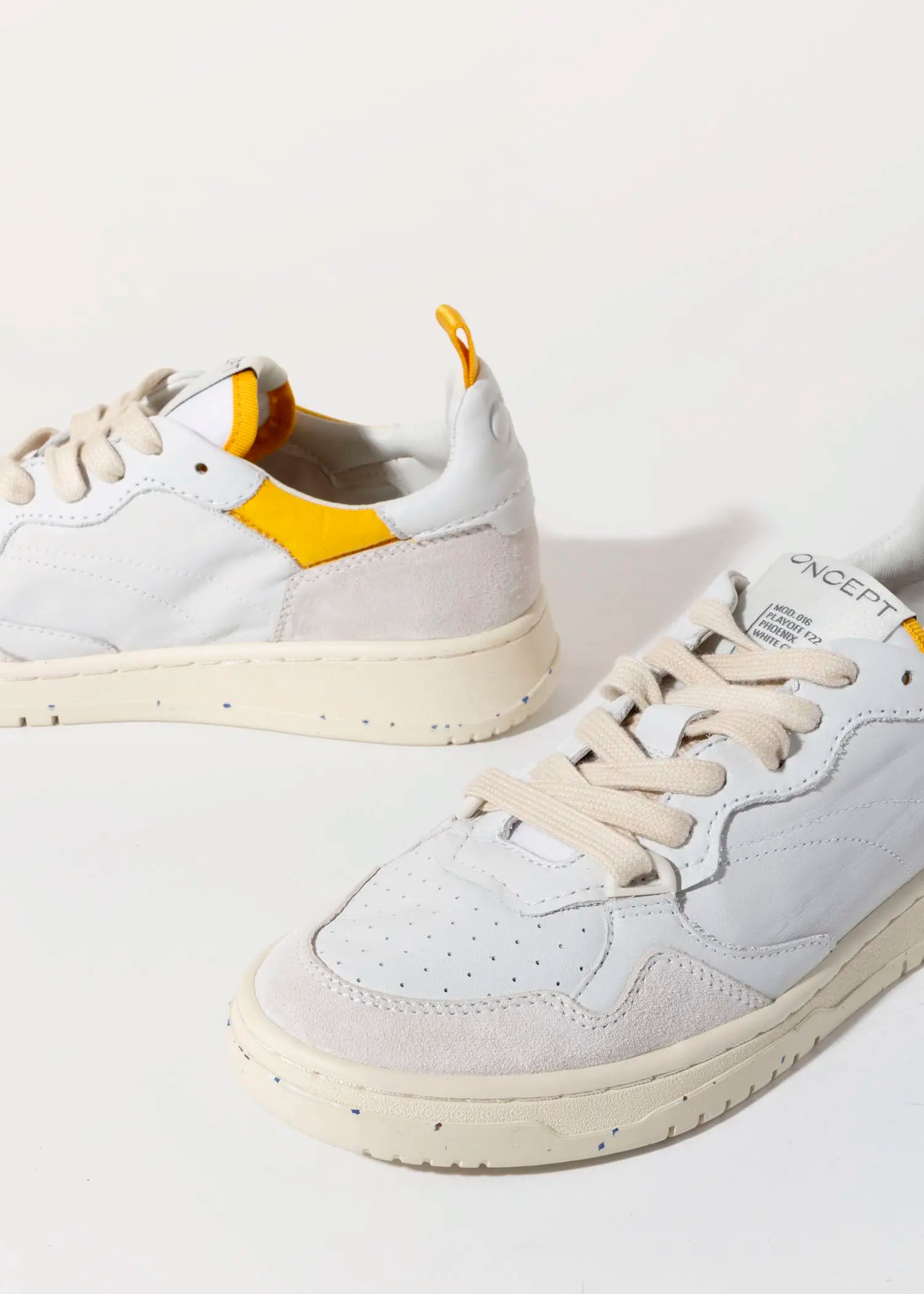 swatch_White/Cloud phoenix sneaker