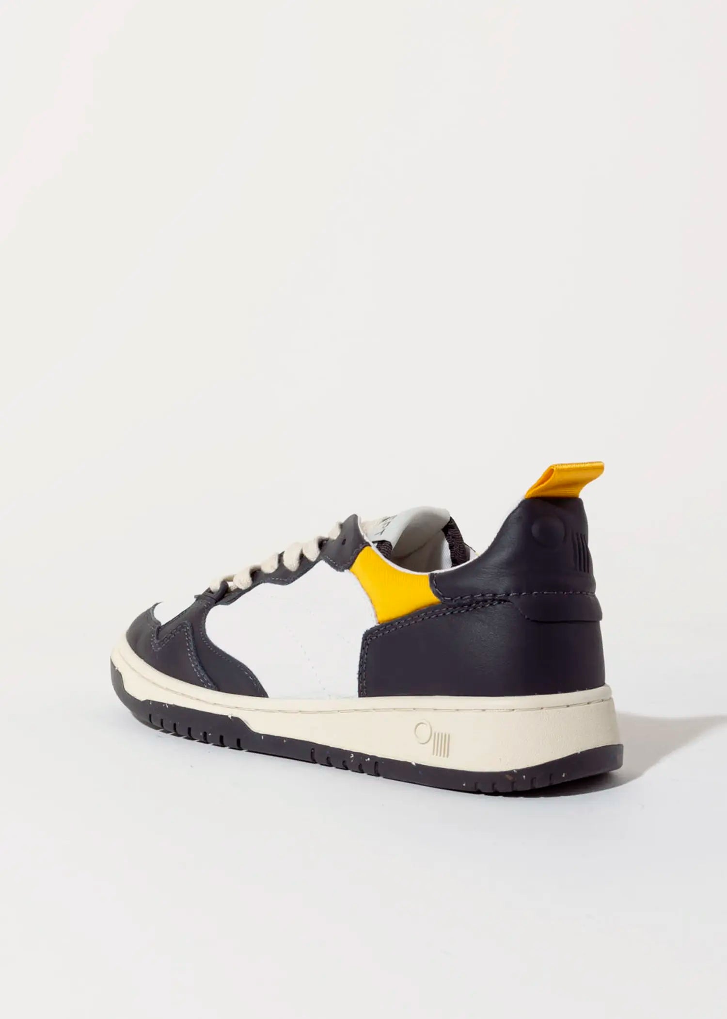 swatch_Storm Grey phoenix sneaker