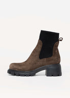 swatch_Chocolate Suede lug sole chelsea boot