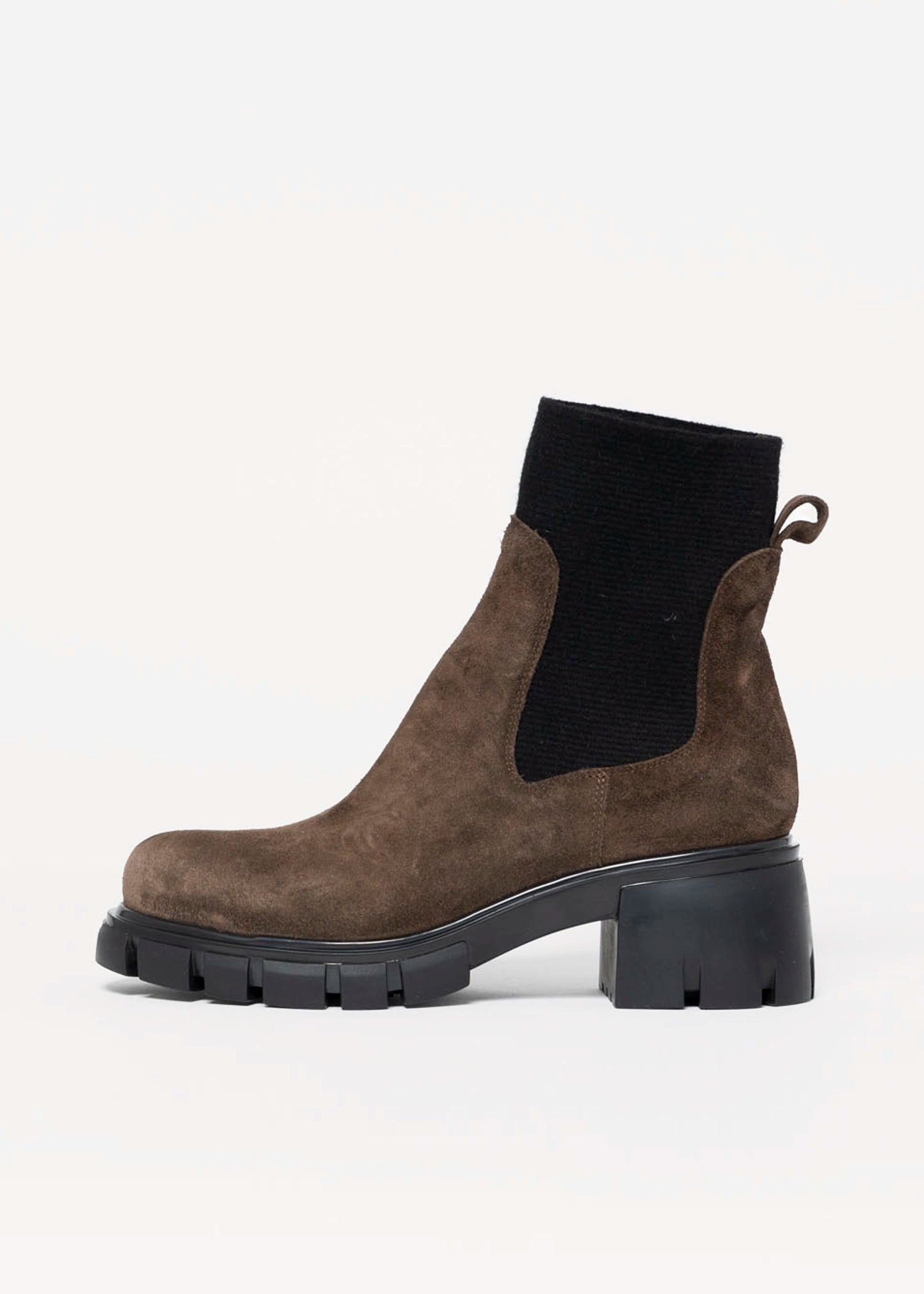 swatch_Chocolate Suede lug sole chelsea boot