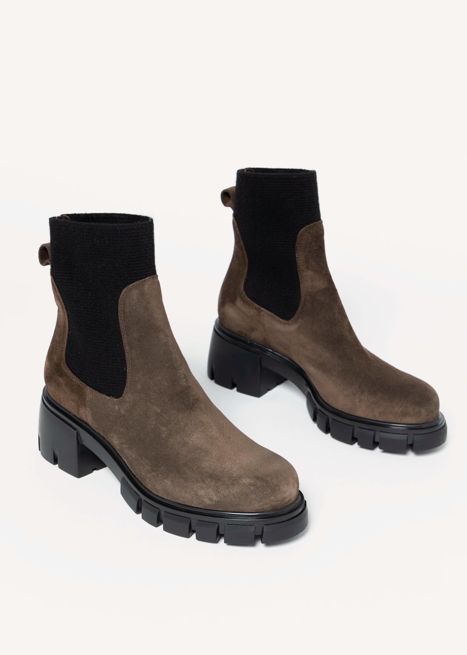swatch_Chocolate Suede lug sole chelsea boot