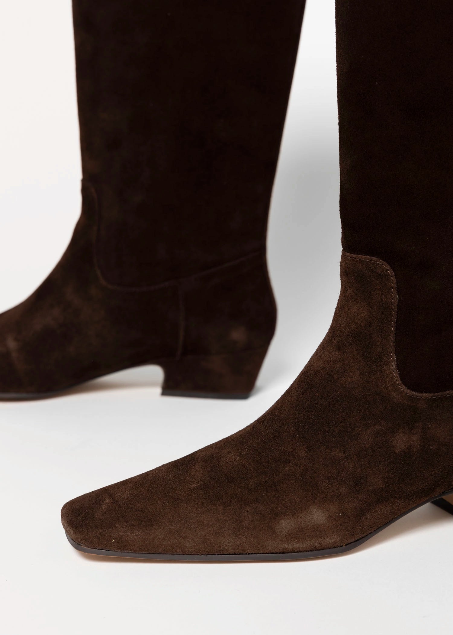swatch_Brown Suede dantelle knee high boots
