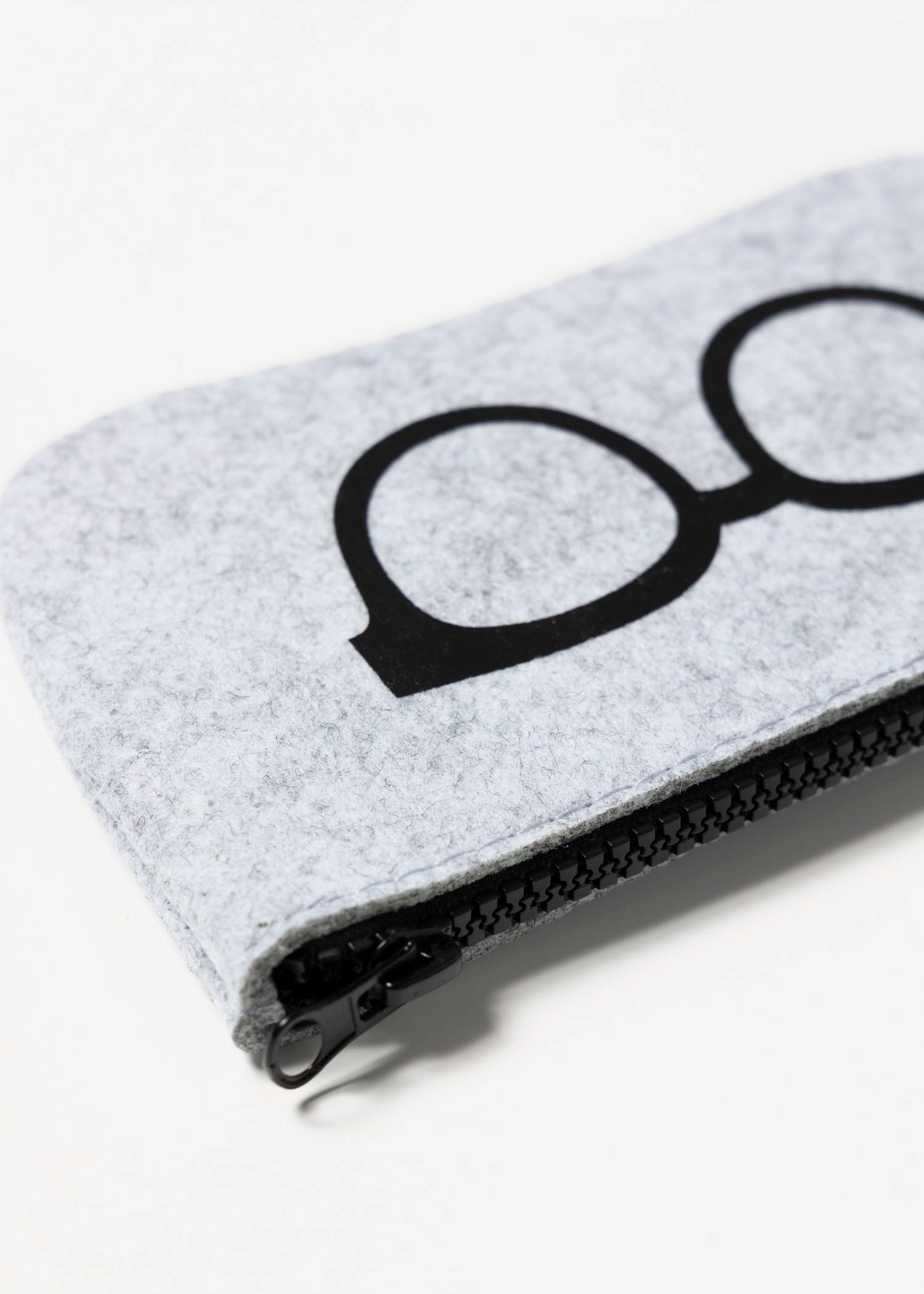 swatch_Black eyeglass case