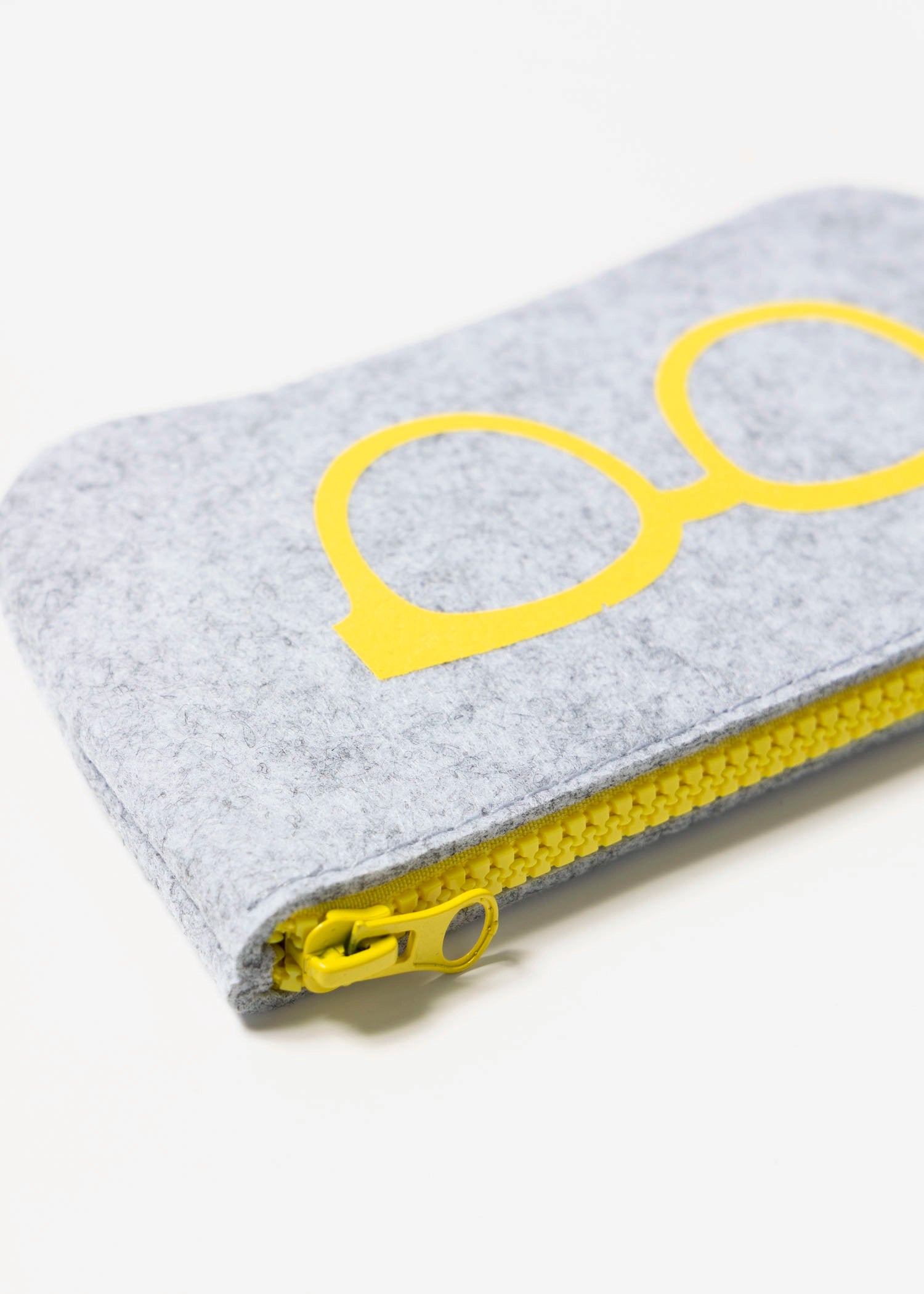 swatch_Yellow eyeglass case