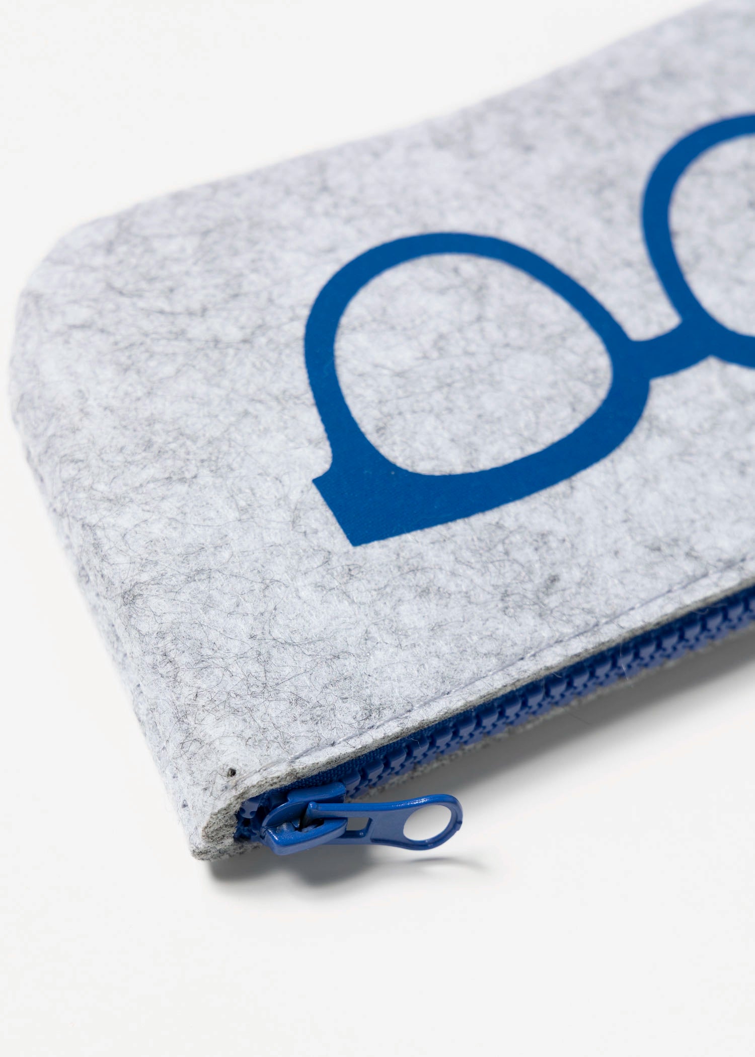 swatch_Blue eyeglass case