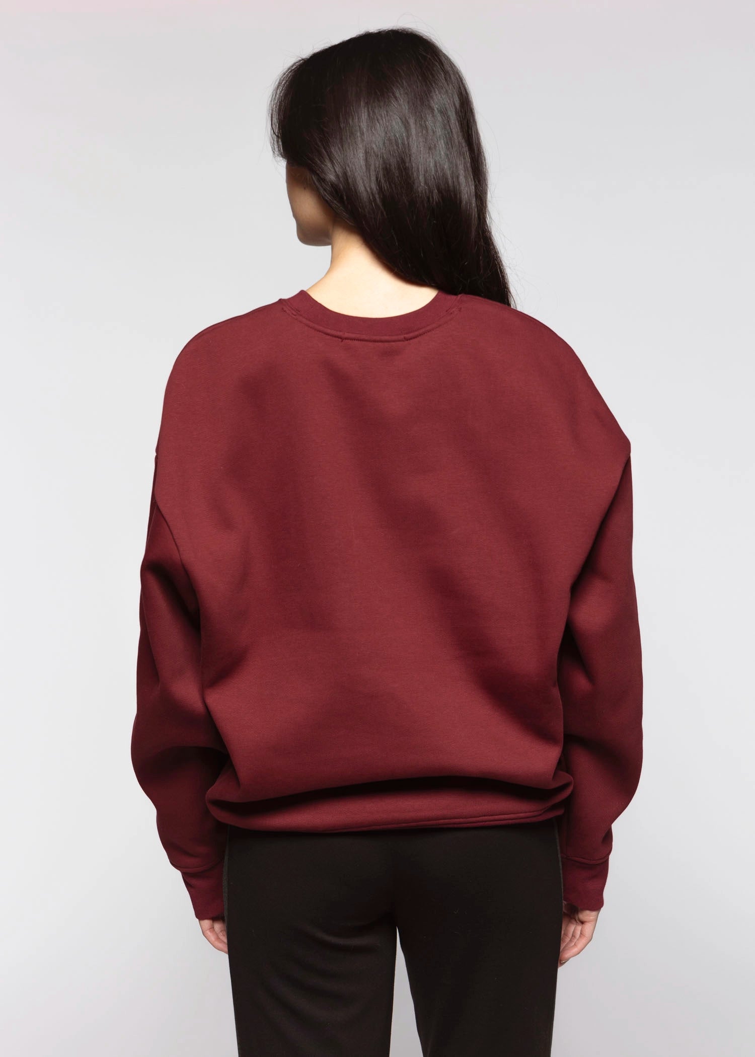 swatch_Vino/Stone collegiate embroidery sweatshirt