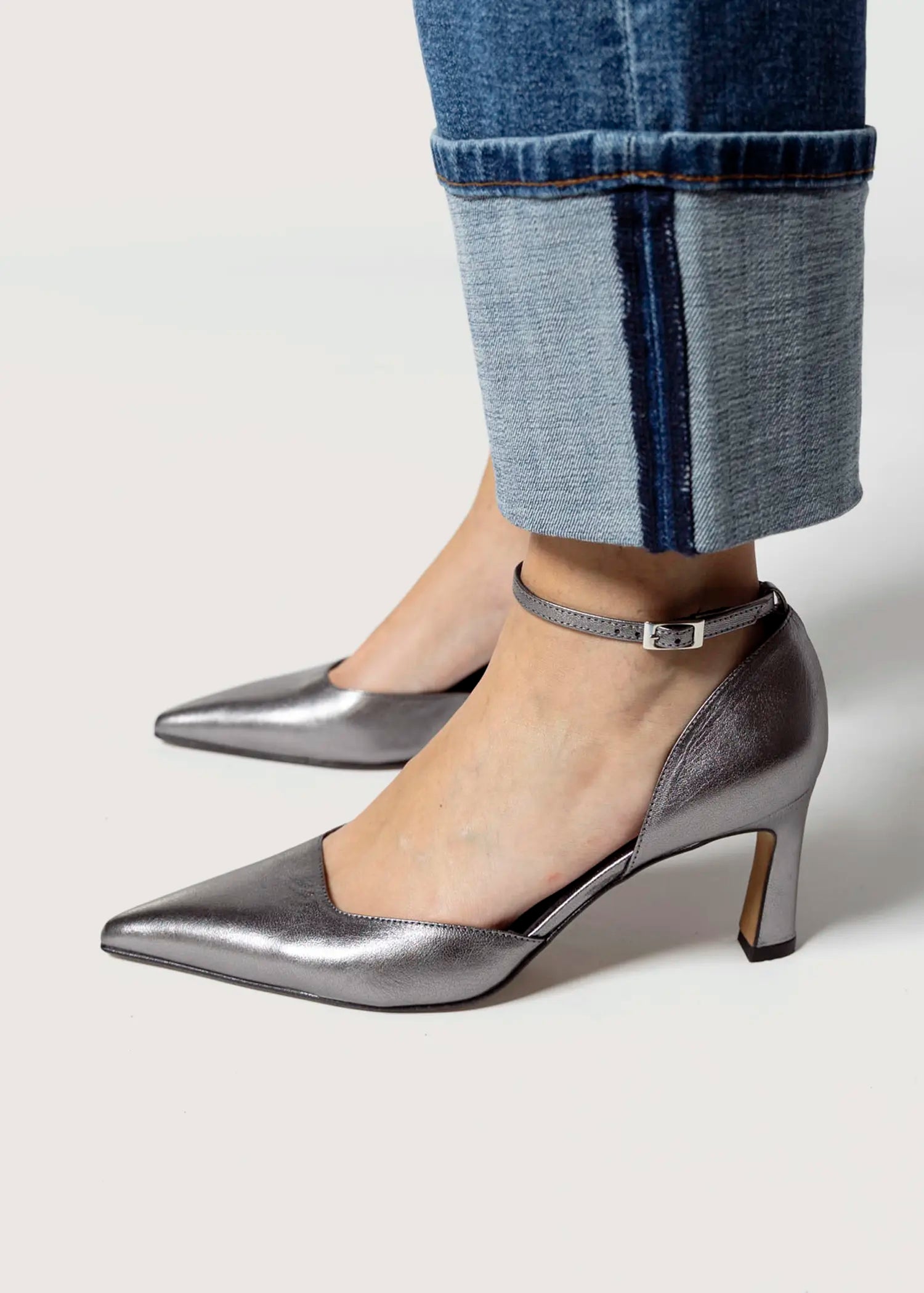 swatch_pewter leather halle dress pump heels