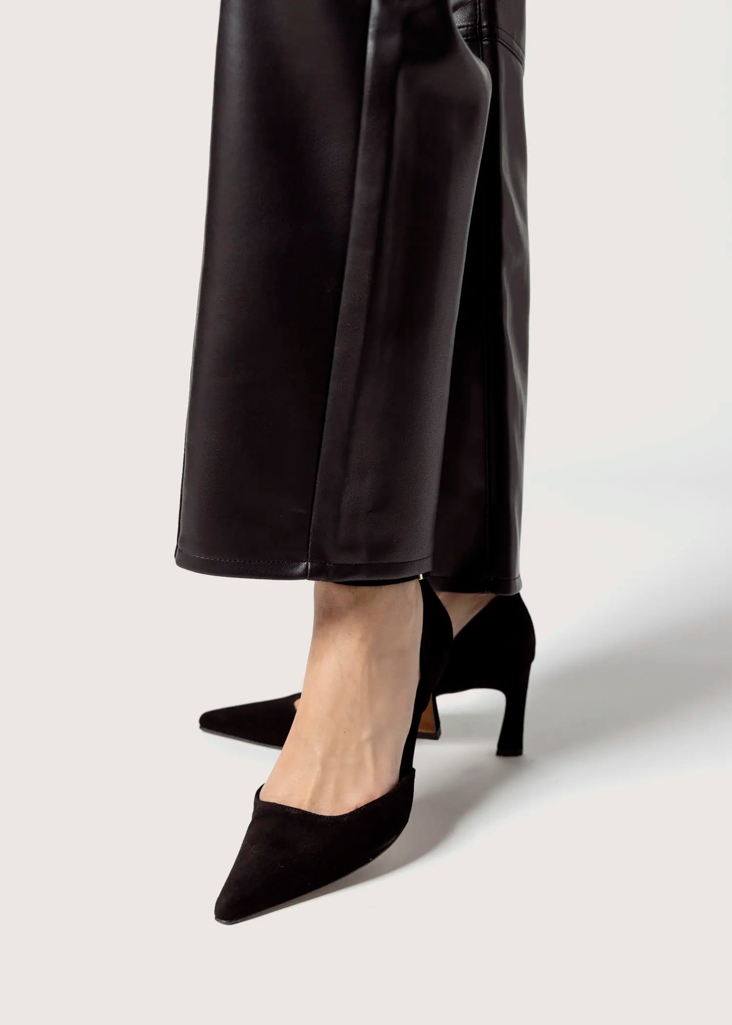 swatch_black suede halle dress pump heels