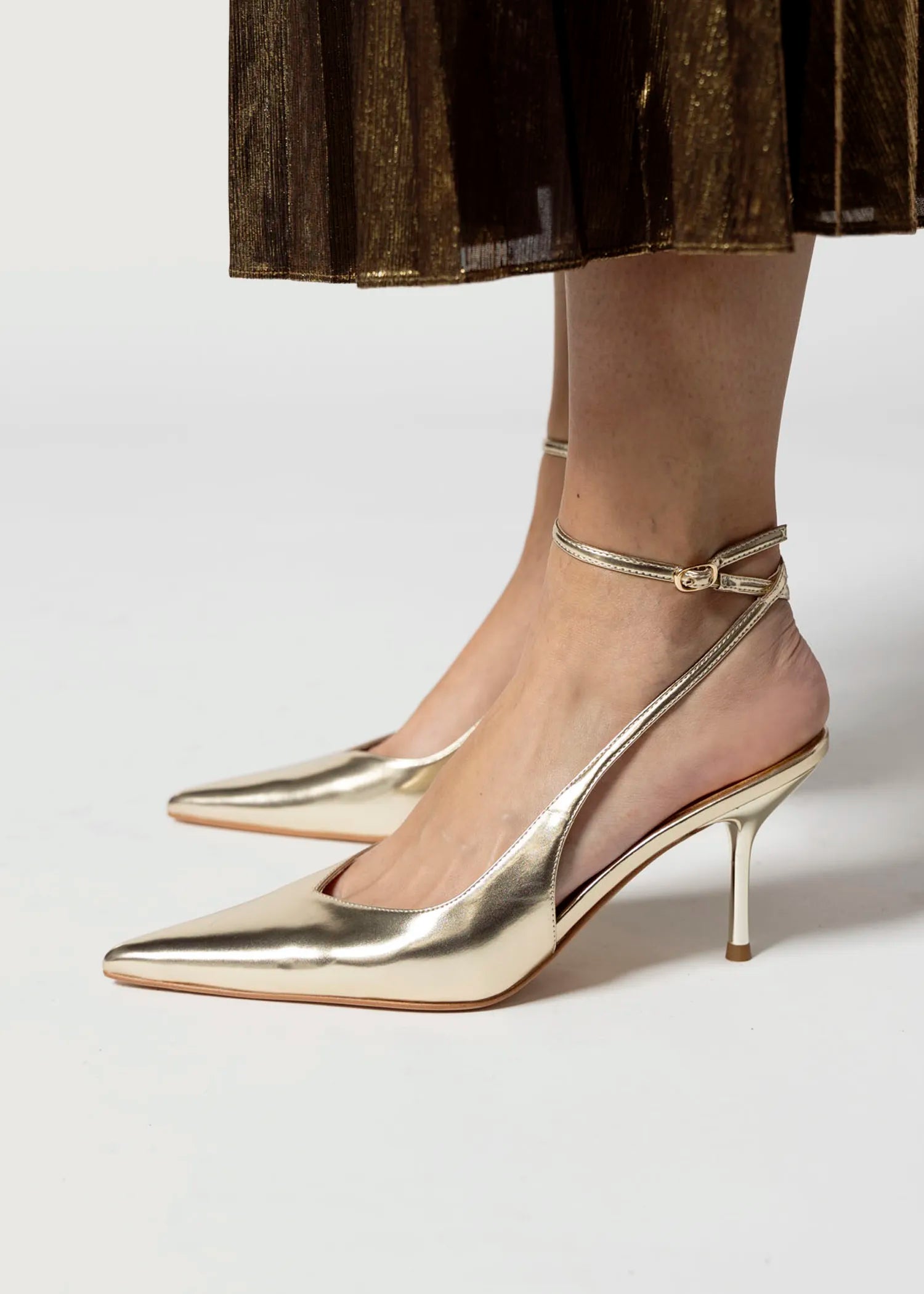 swatch_platino executive slingback pump heels