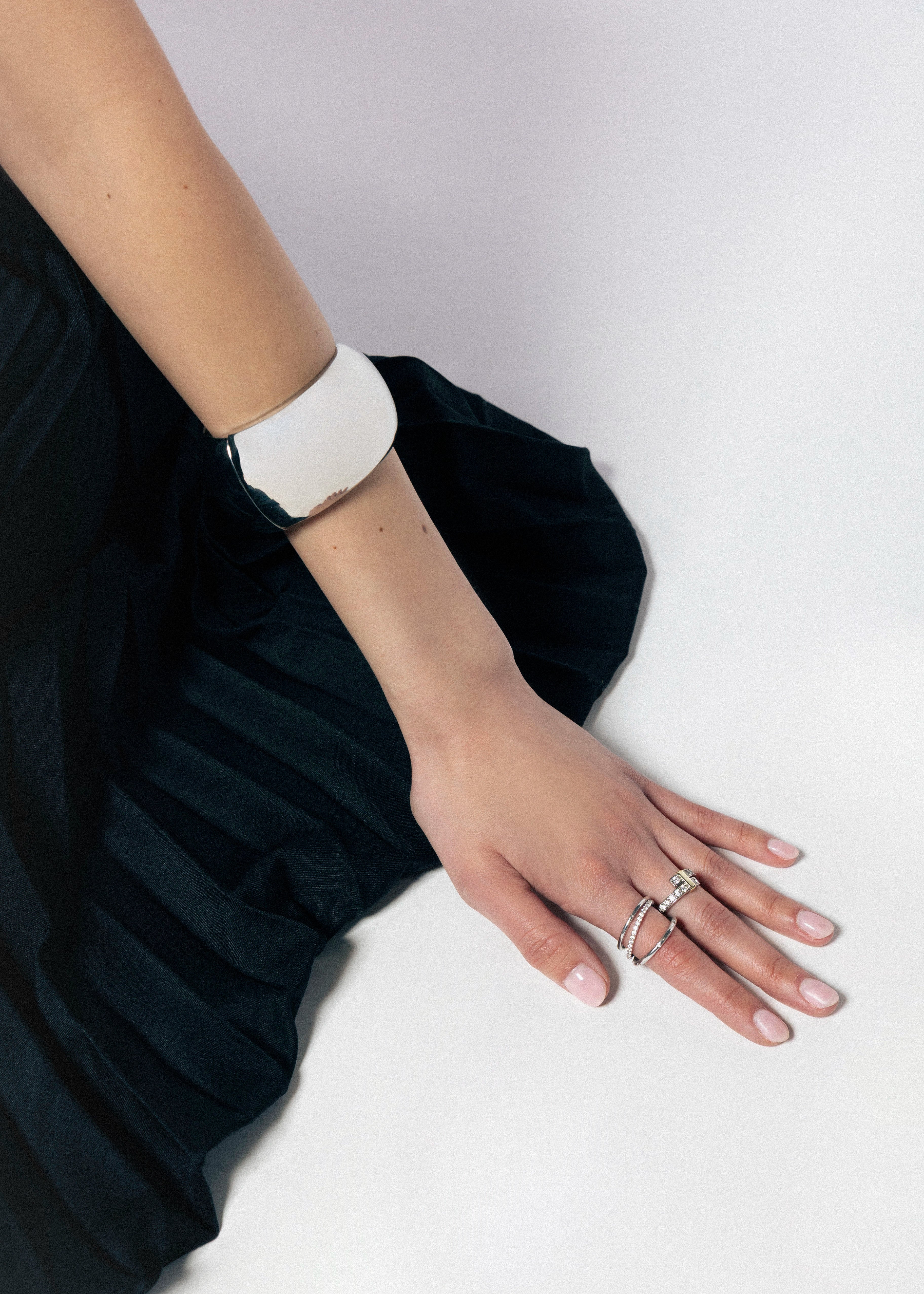 swatch_Silver roxy bangle