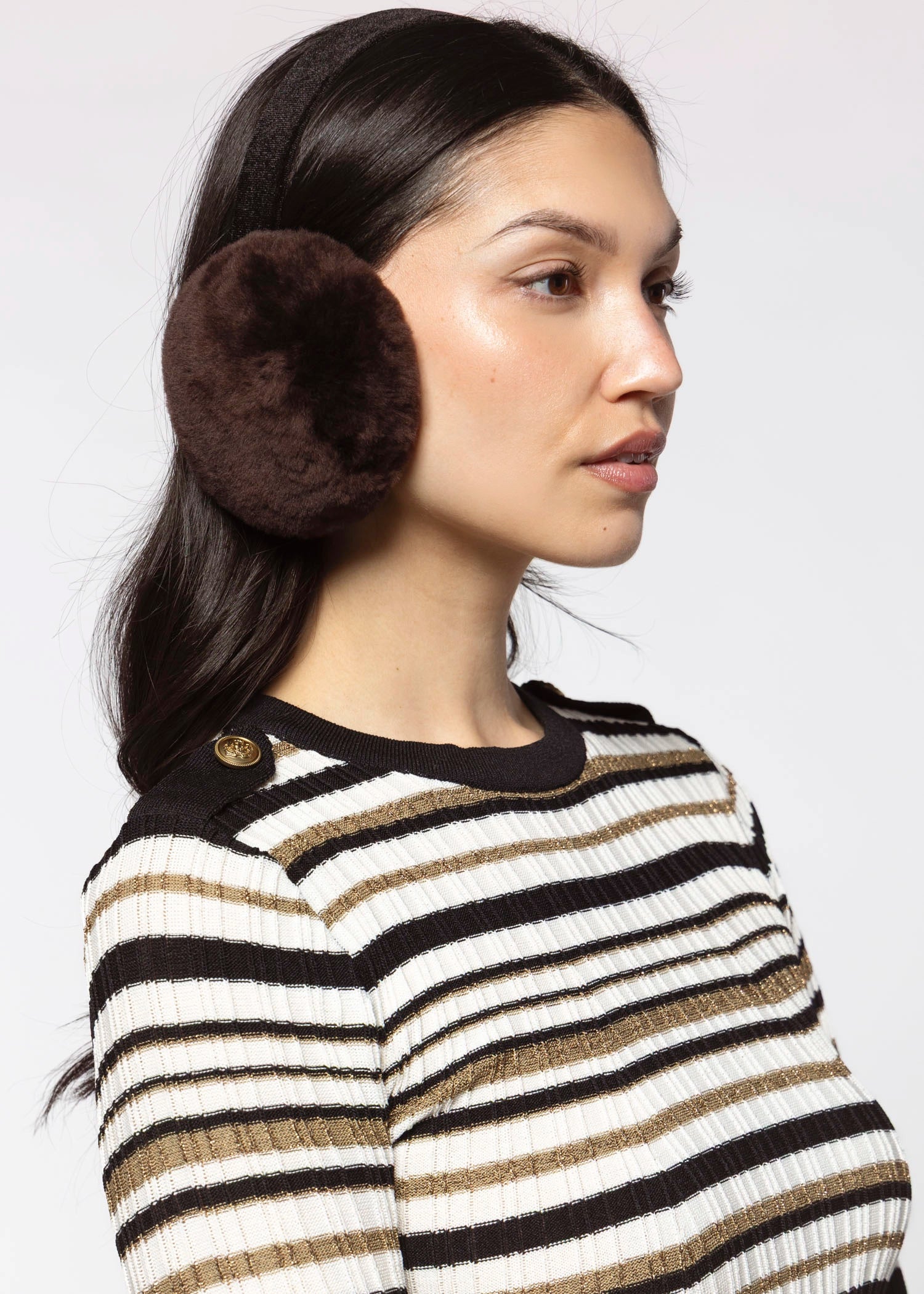 swatch_Brown sheepskin earmuffs