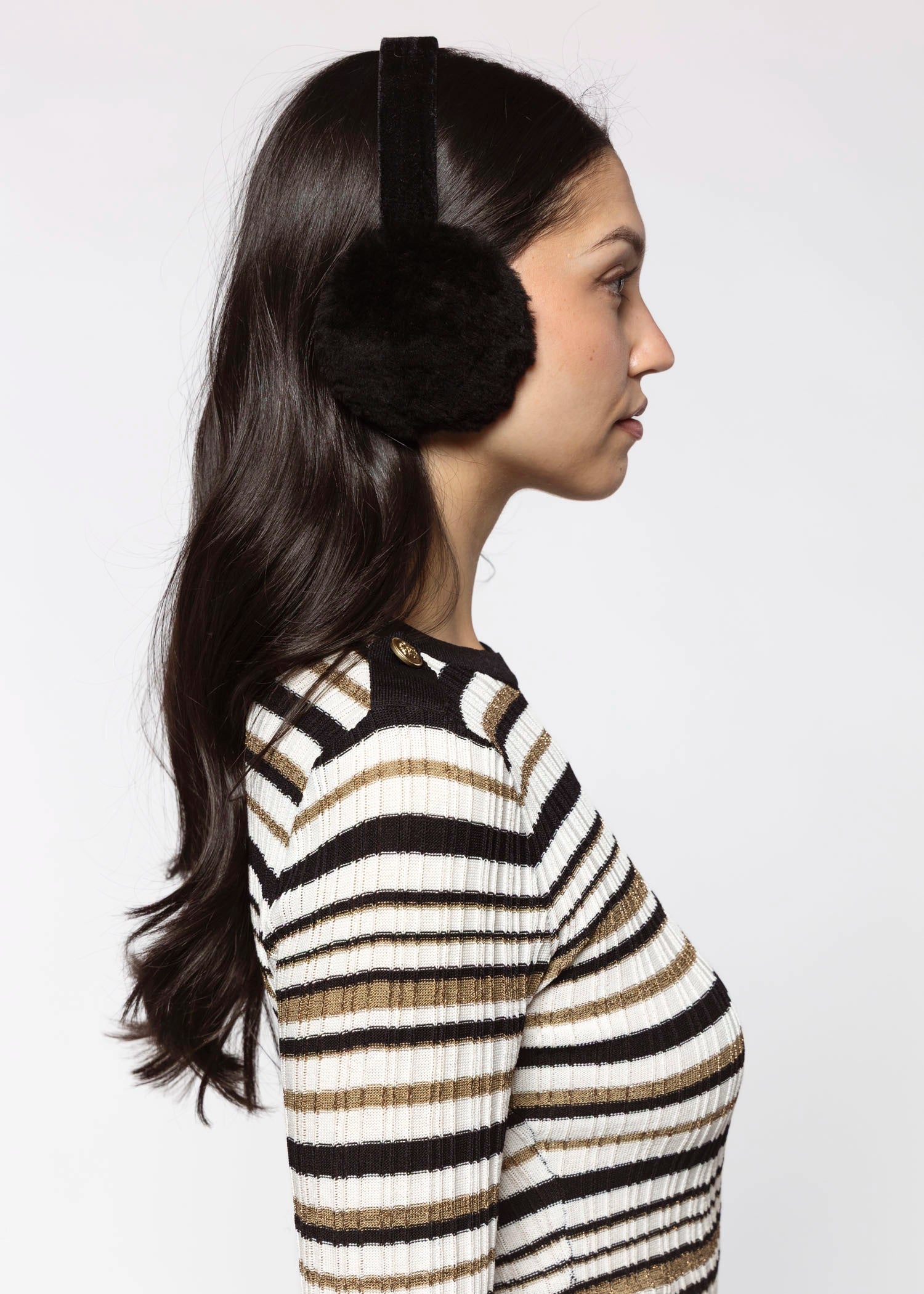 swatch_Black sheepskin earmuffs
