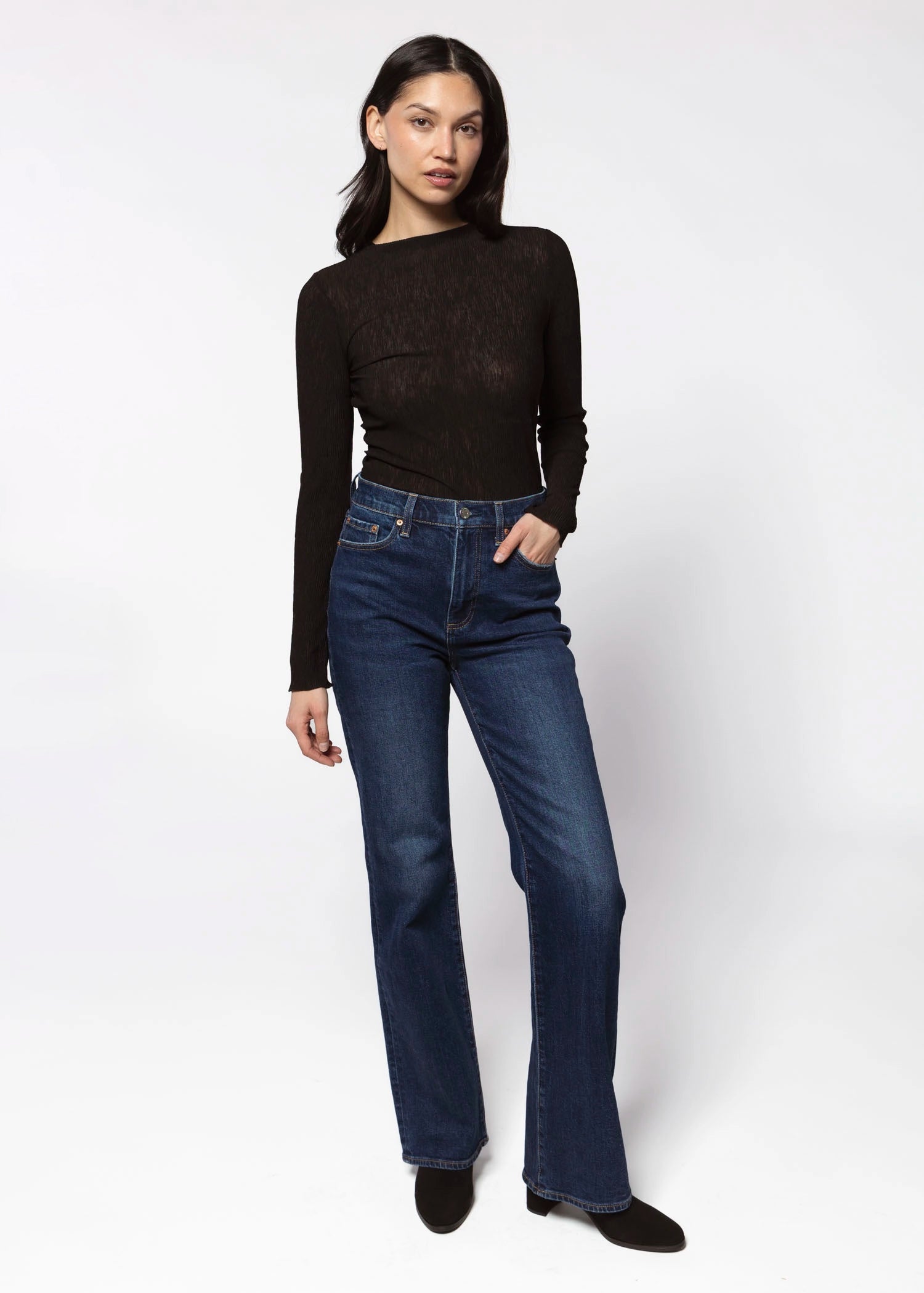 swatch_Black only us crinkle top