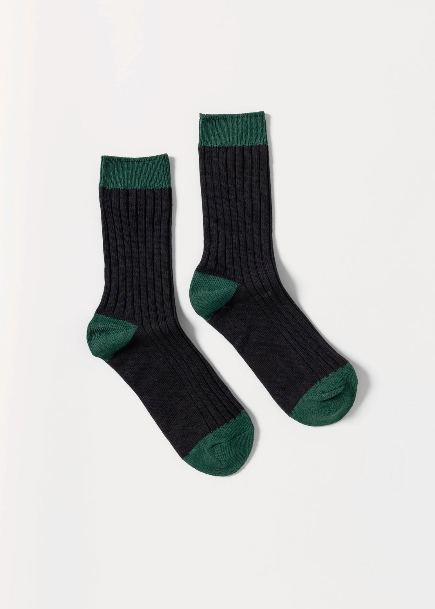 swatch_Black/Green colorblock socks