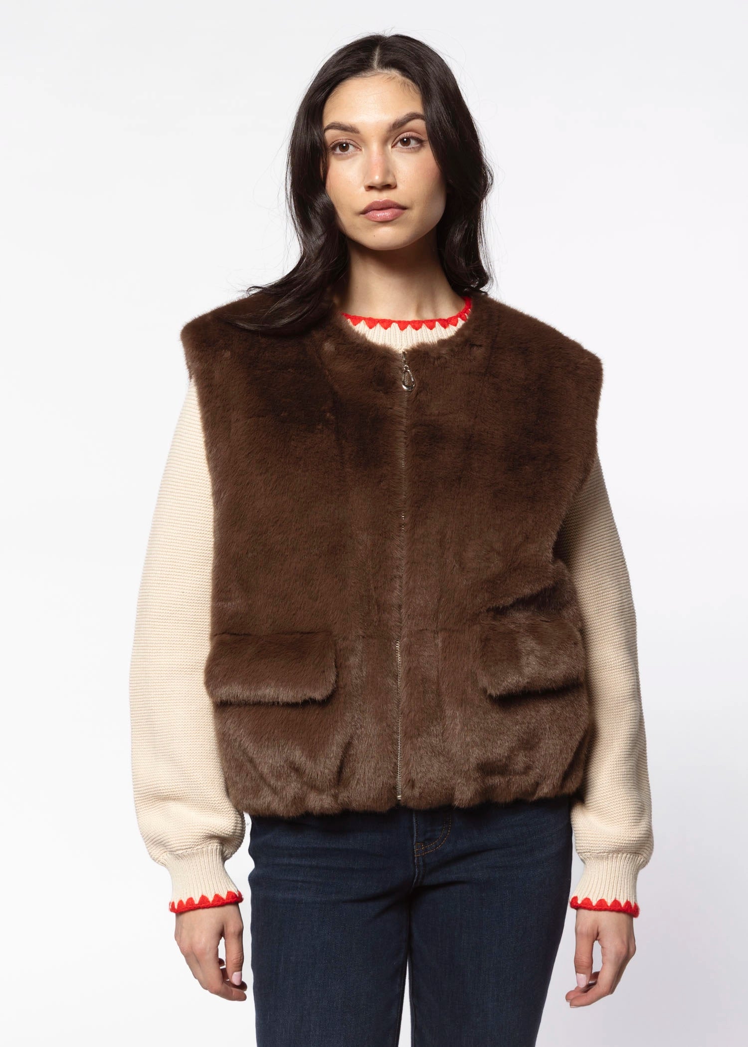swatch_Mocha faux fur zipper vest