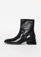 swatch_Black Leather blanca ankle boots