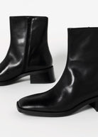 swatch_Black Leather blanca ankle boots