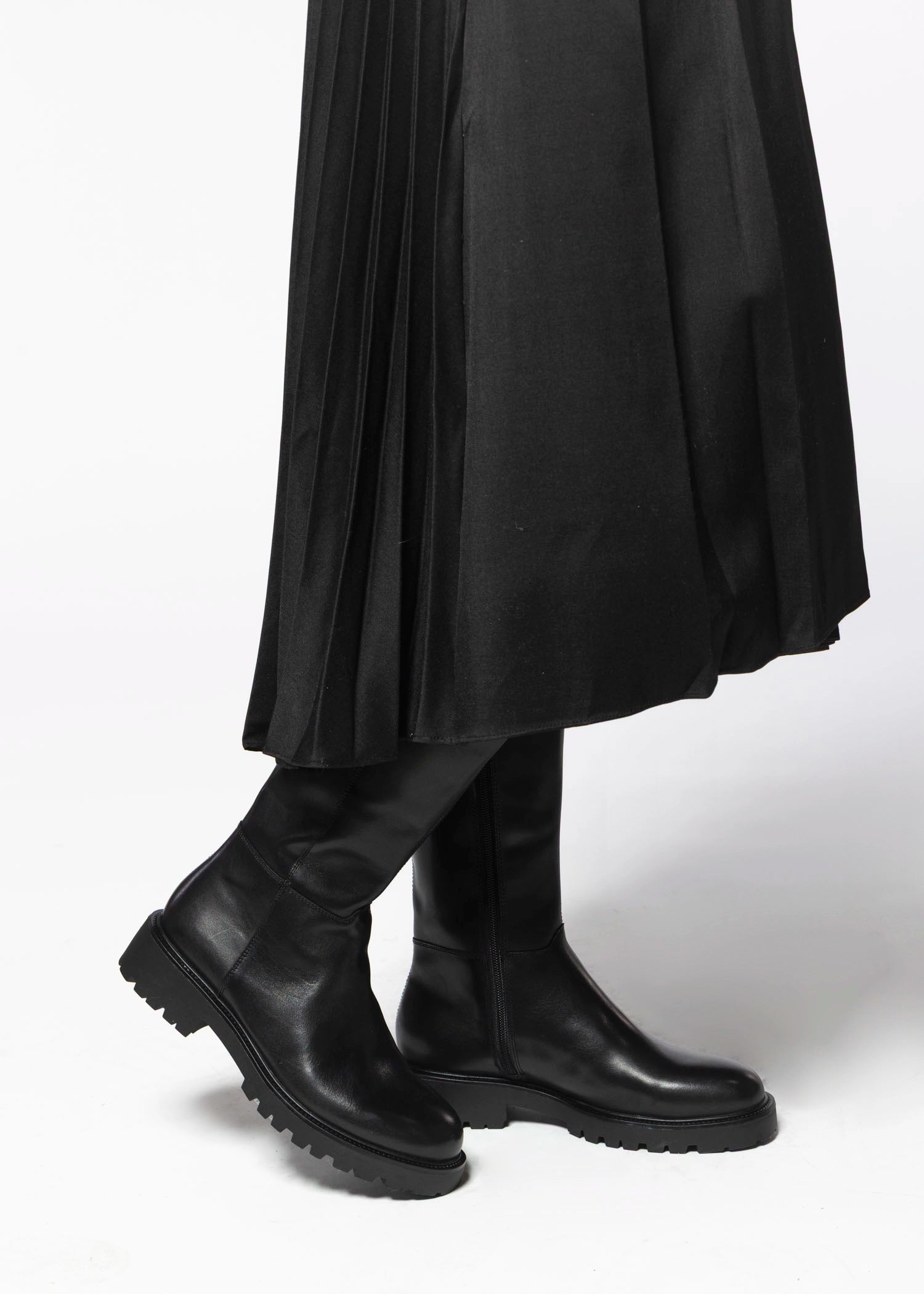 swatch_Black Leather kenova riding boots