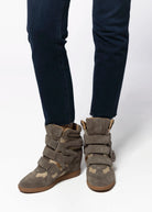 swatch_Taupe Suede mavis sneaker