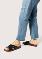 swatch_black leather crossband leather sandal flat sandals