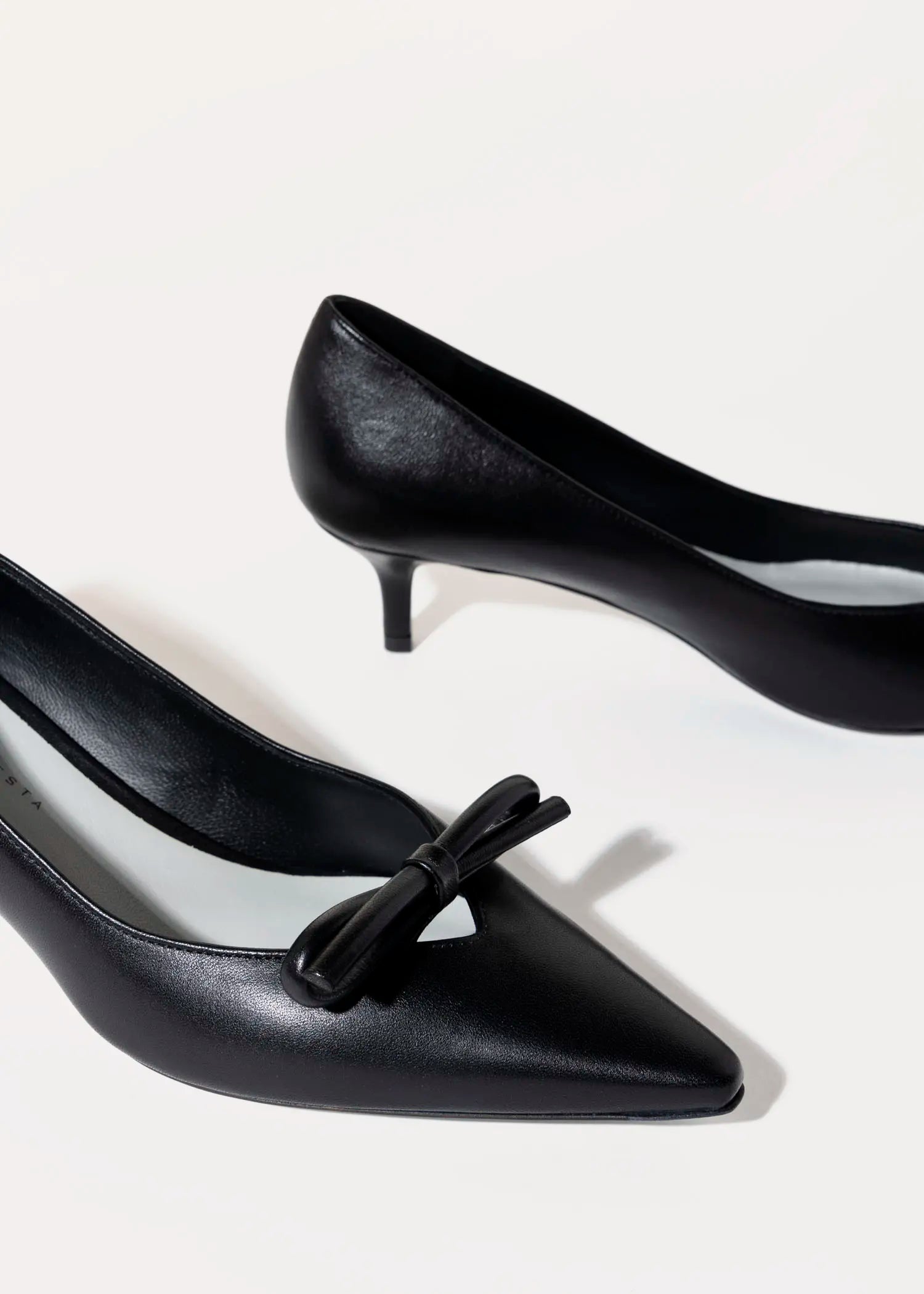 swatch_black leather david leather pump heels