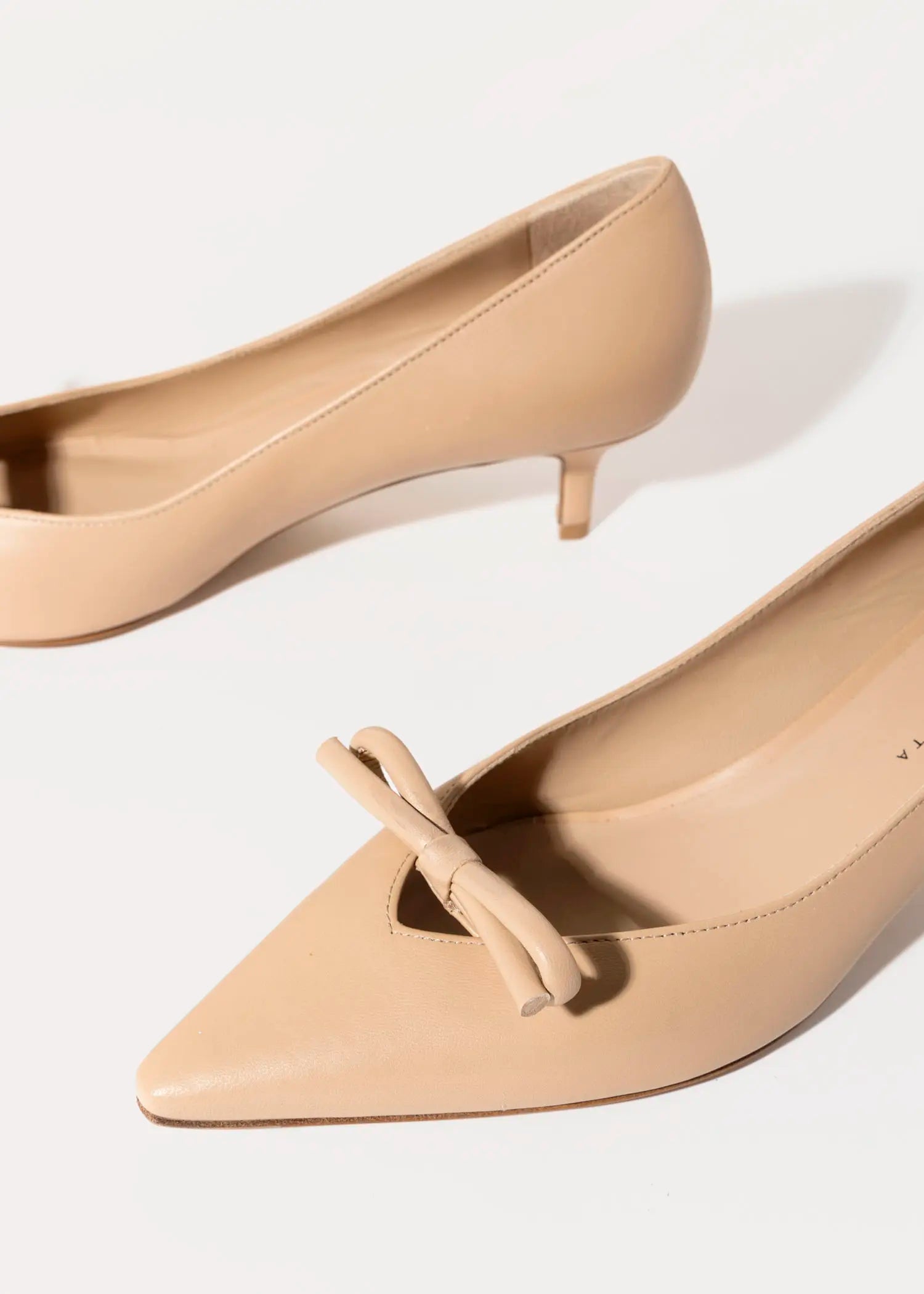swatch_beige leather david leather pump heels