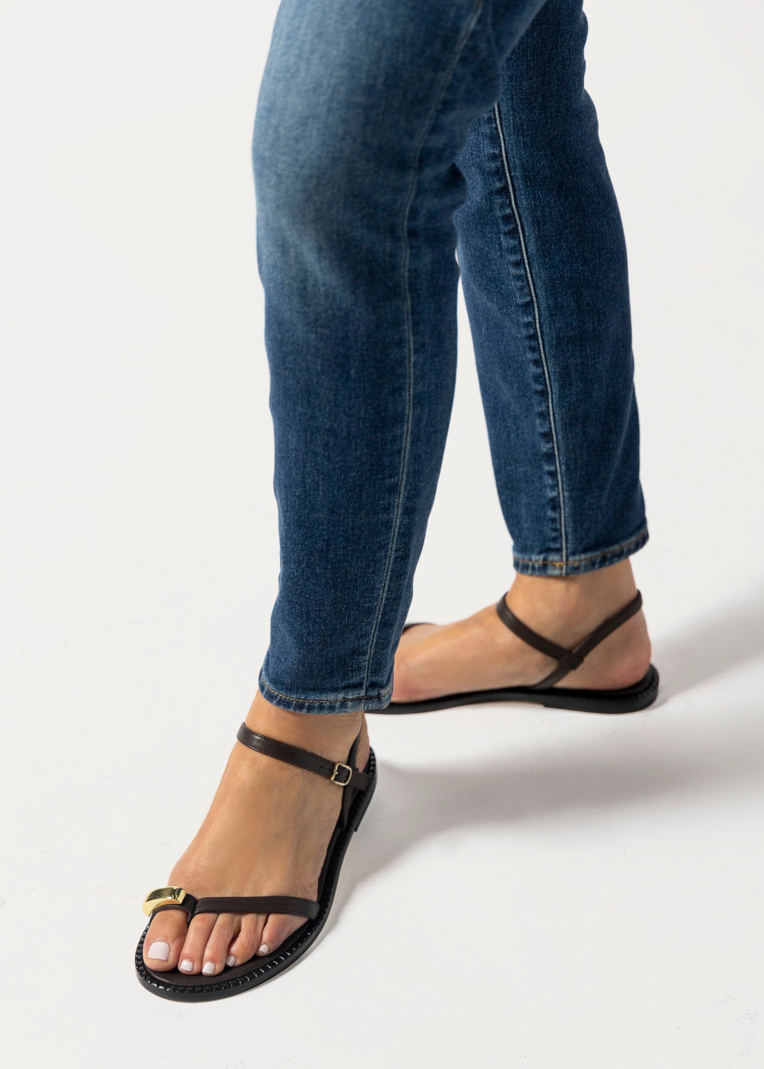 swatch_dark brown leather leather toe ring sandal flat sandals