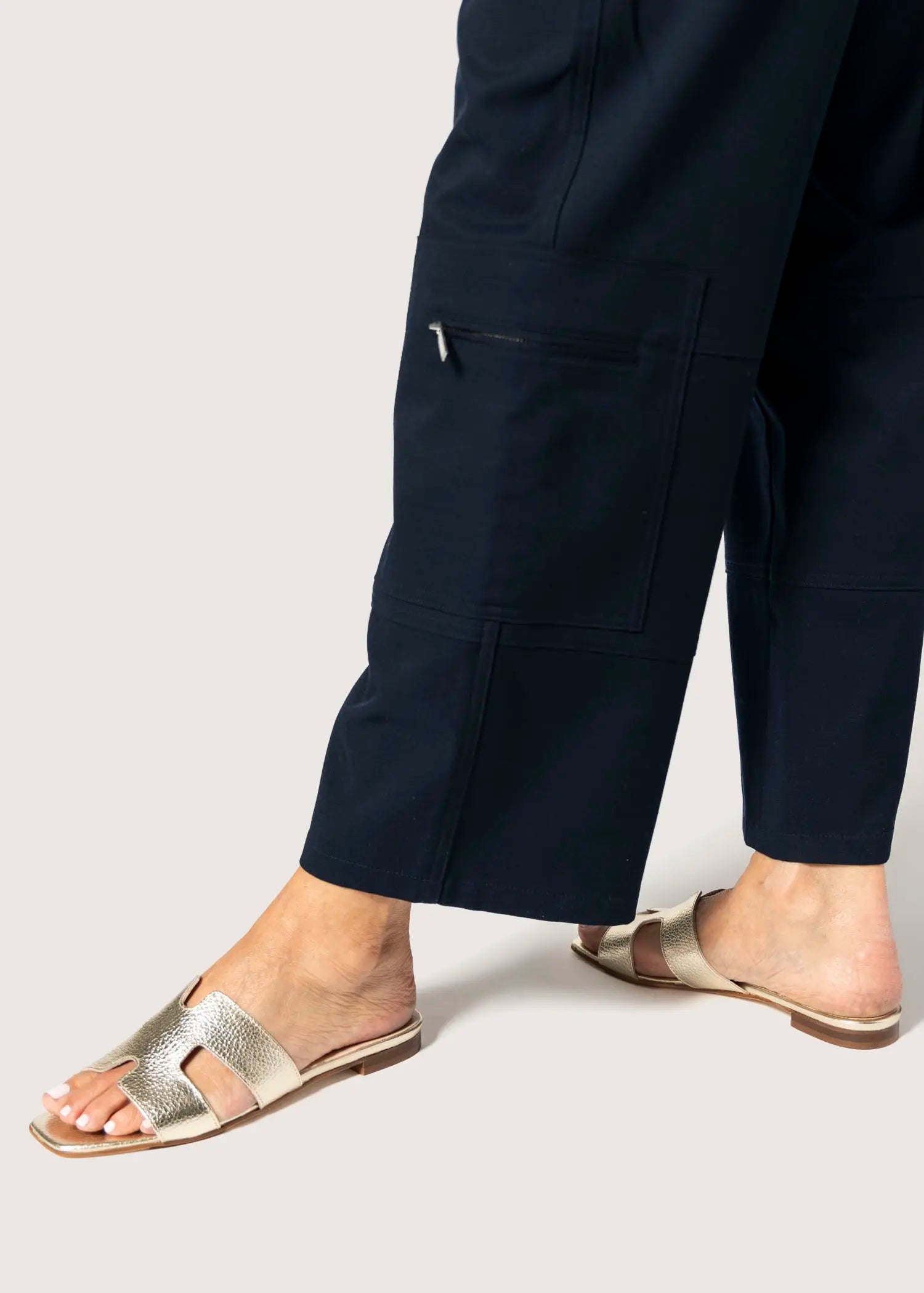 swatch_platino leather leather cutout sandal flat sandals