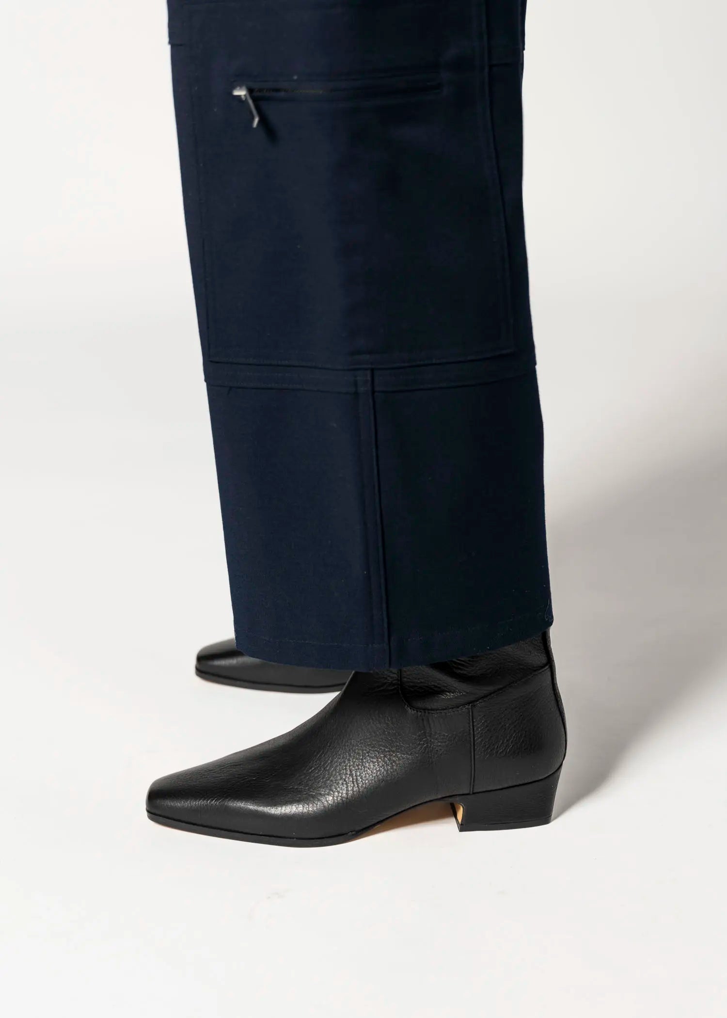 swatch_black dusty bootie ankle boots