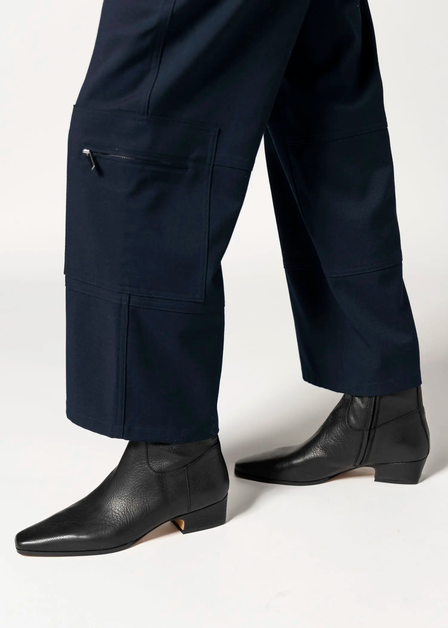 swatch_black dusty bootie ankle boots