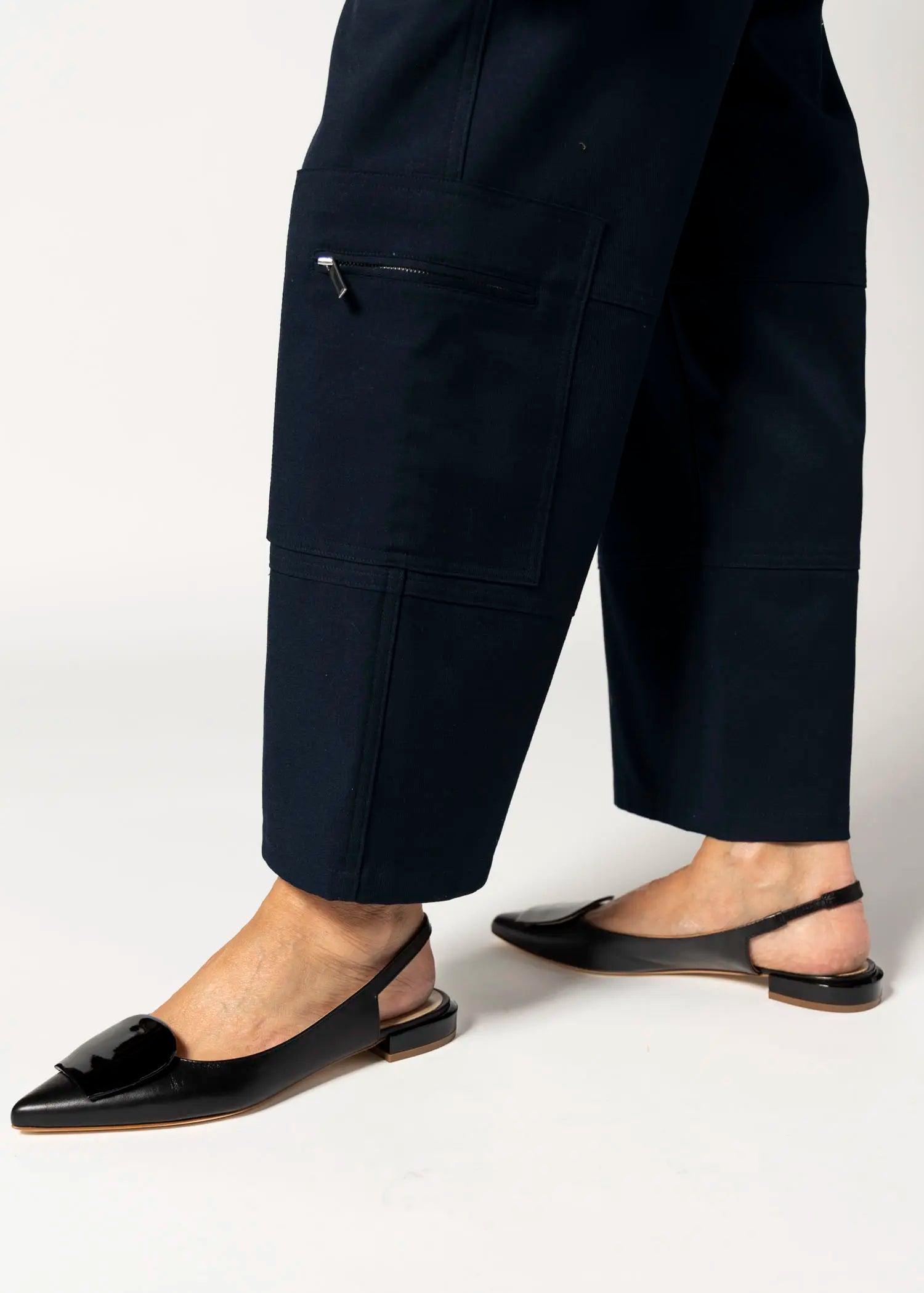 swatch_black leather slingback flat flat shoes