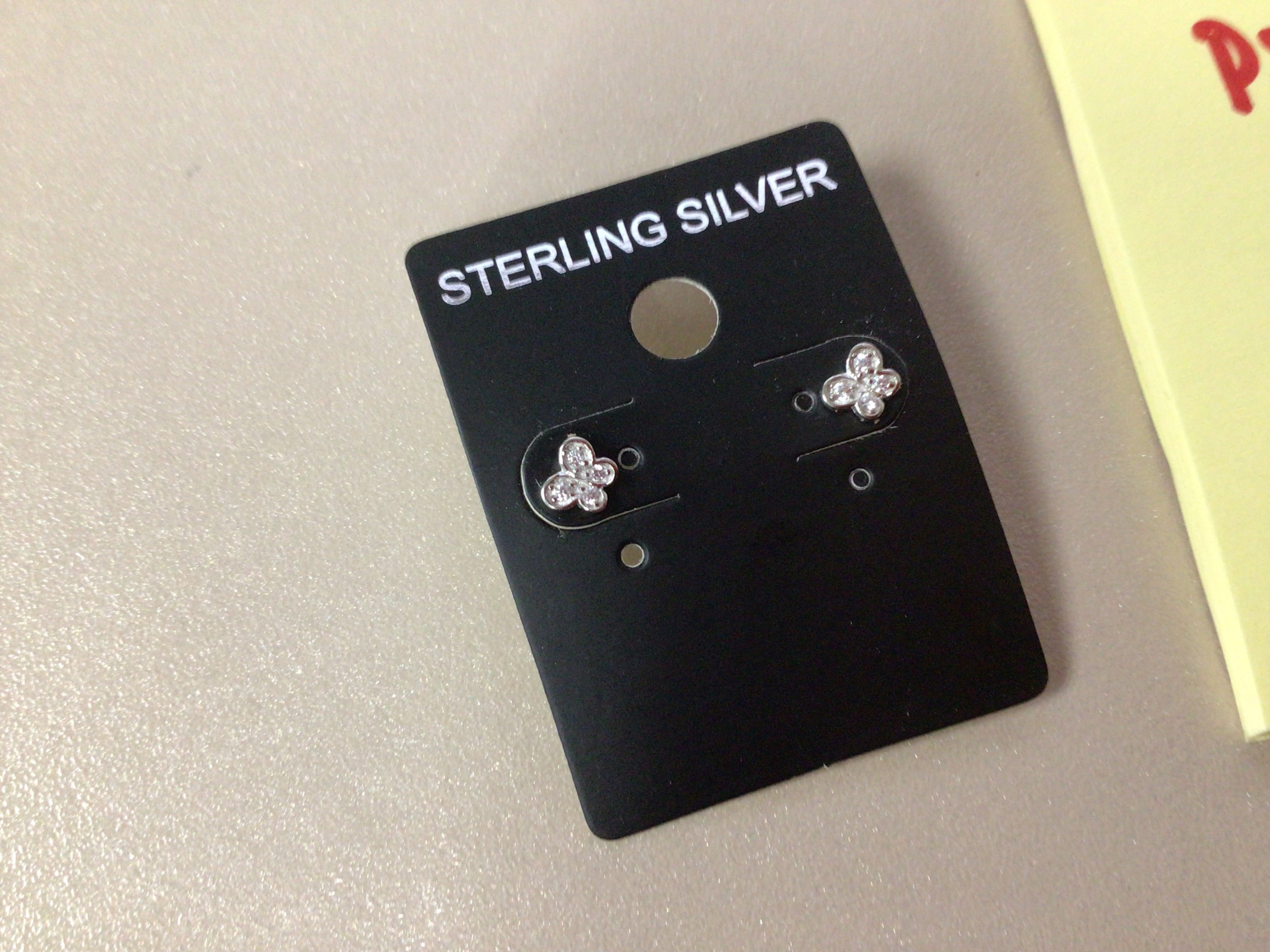 7435